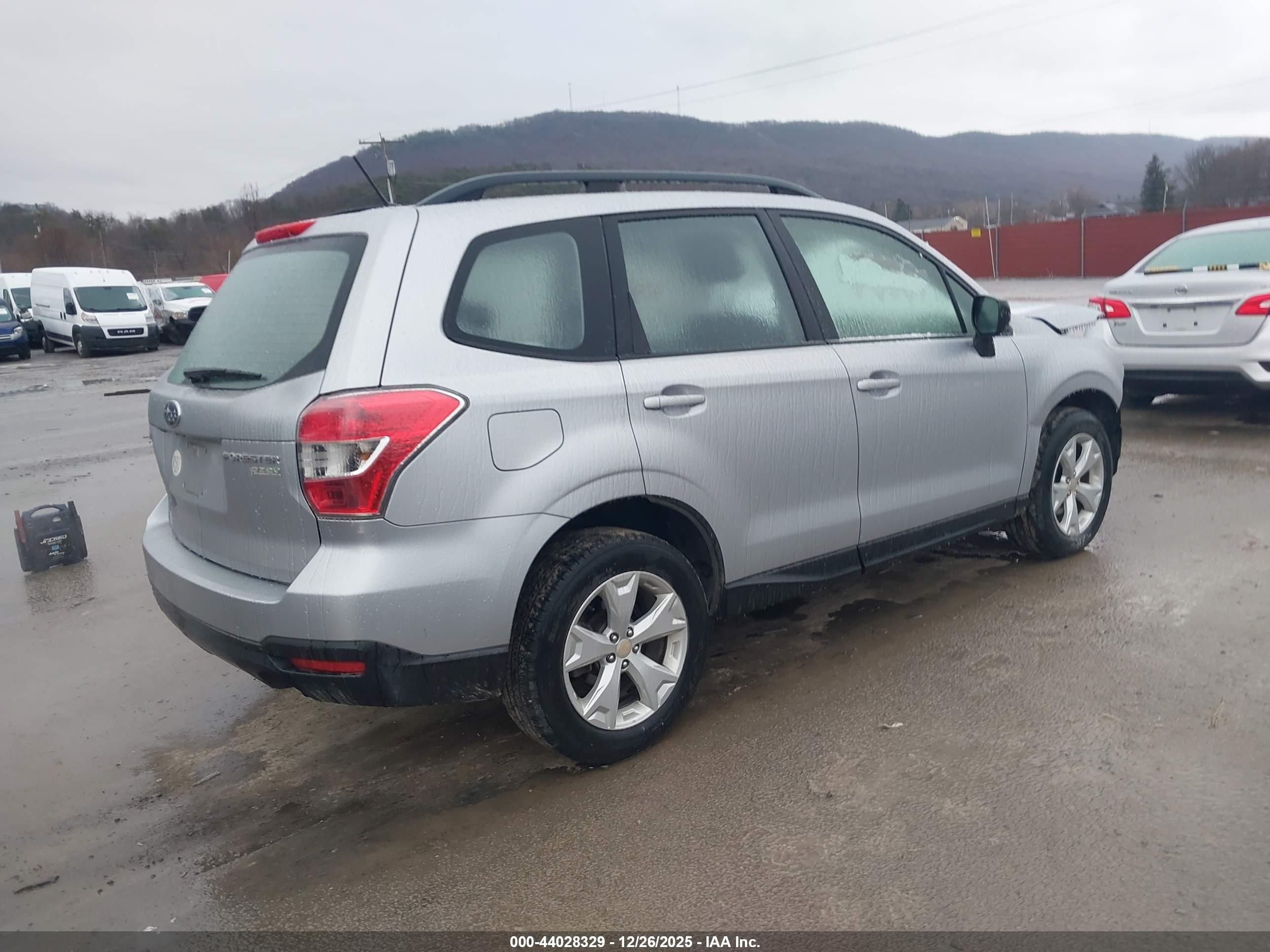 SUBARU FORESTER image 4