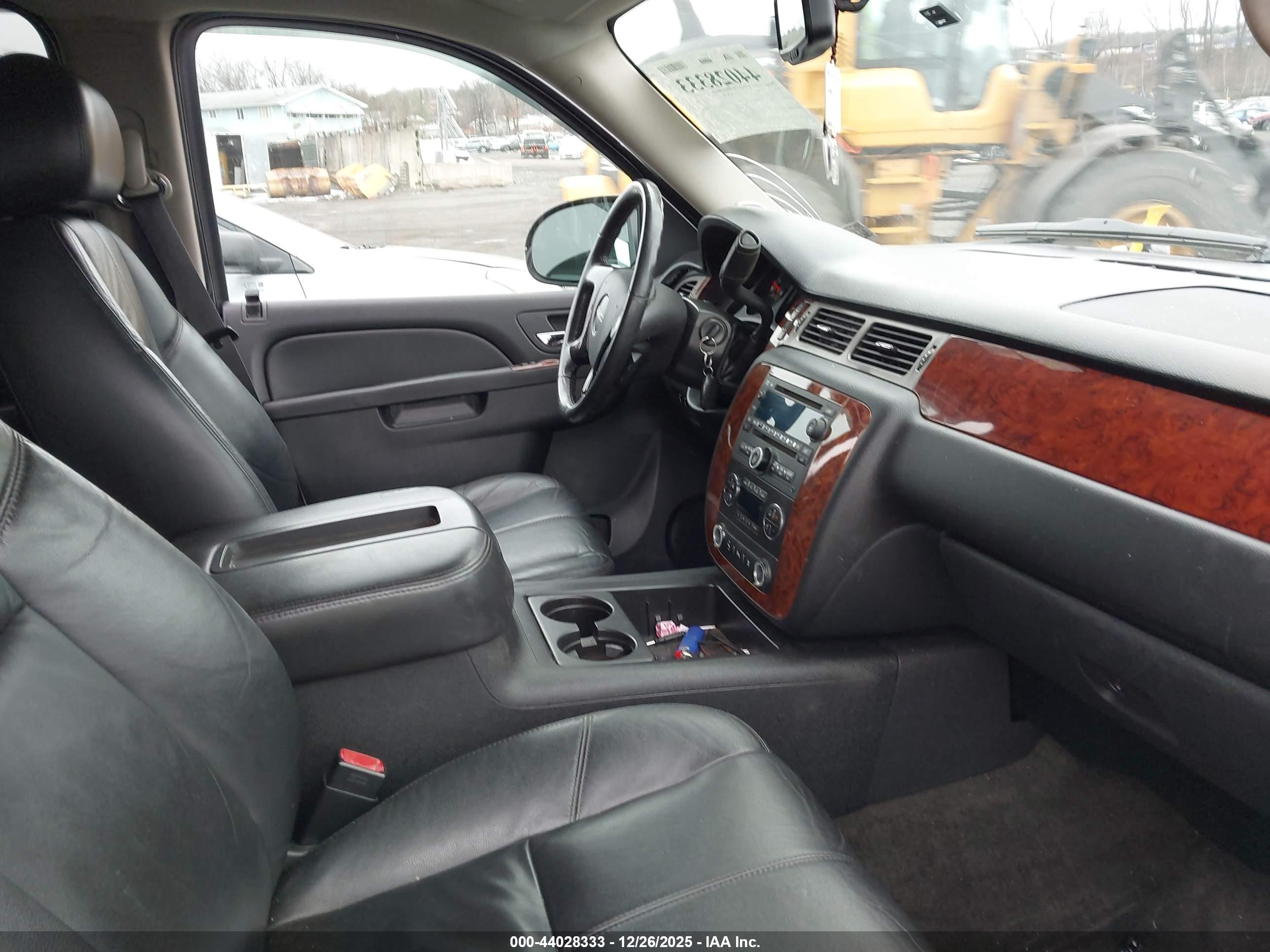 GMC YUKON image 5