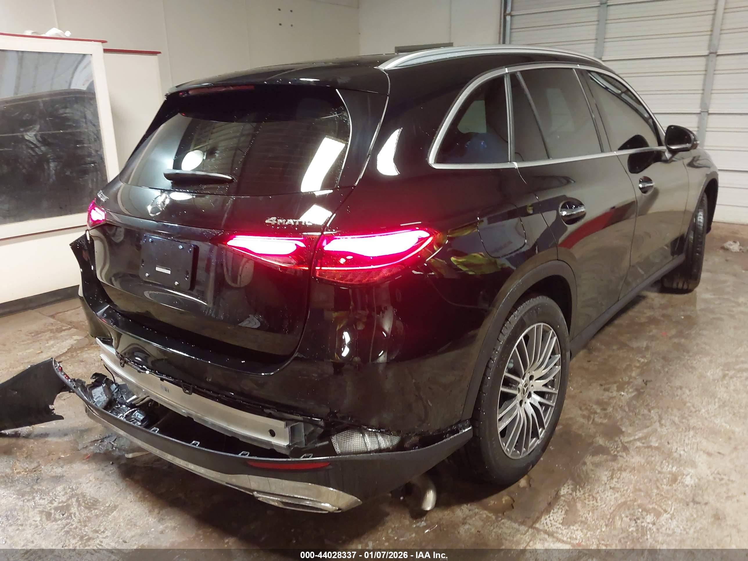 MERCEDES-BENZ GLC image 4
