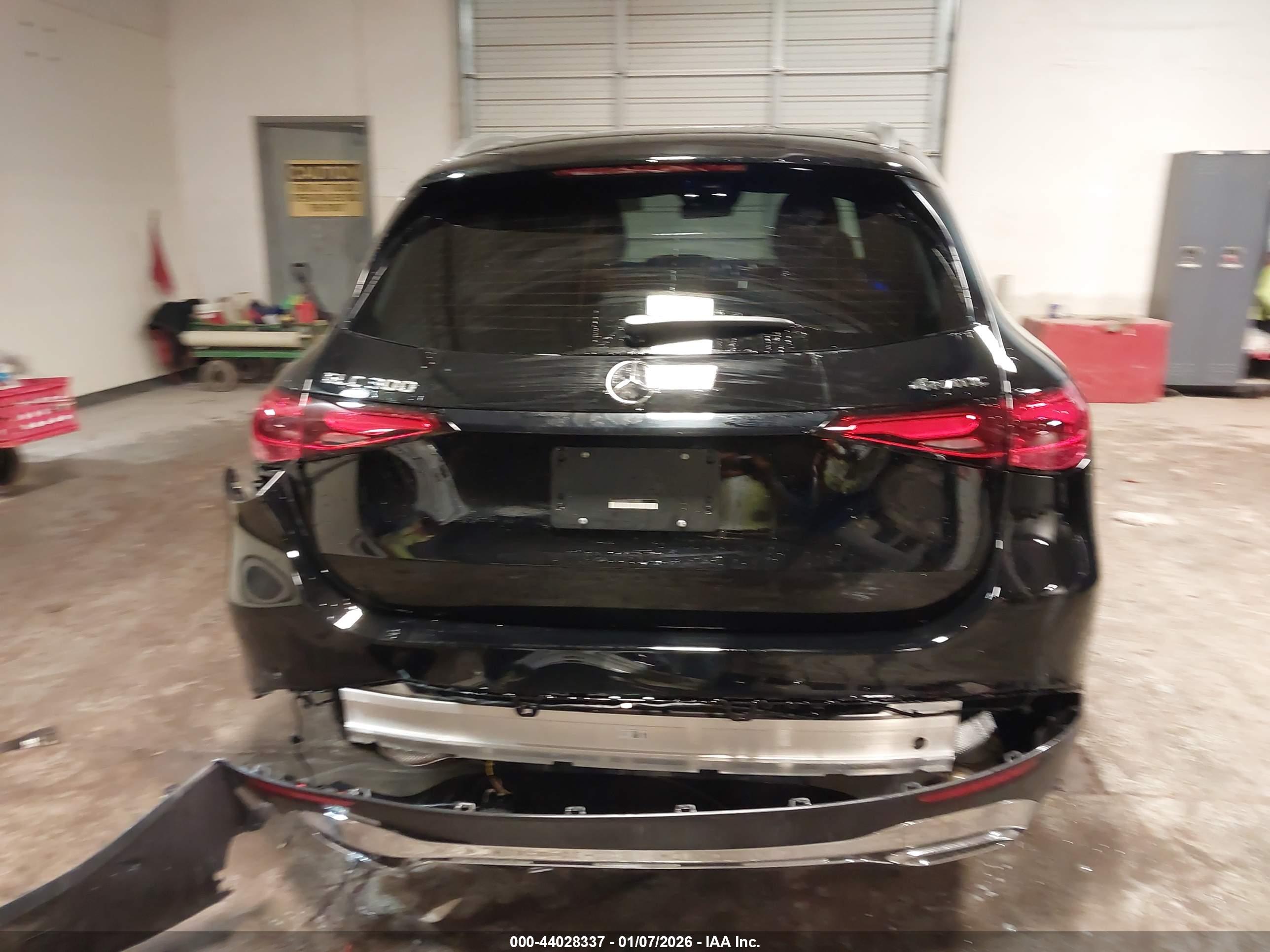 MERCEDES-BENZ GLC image 6