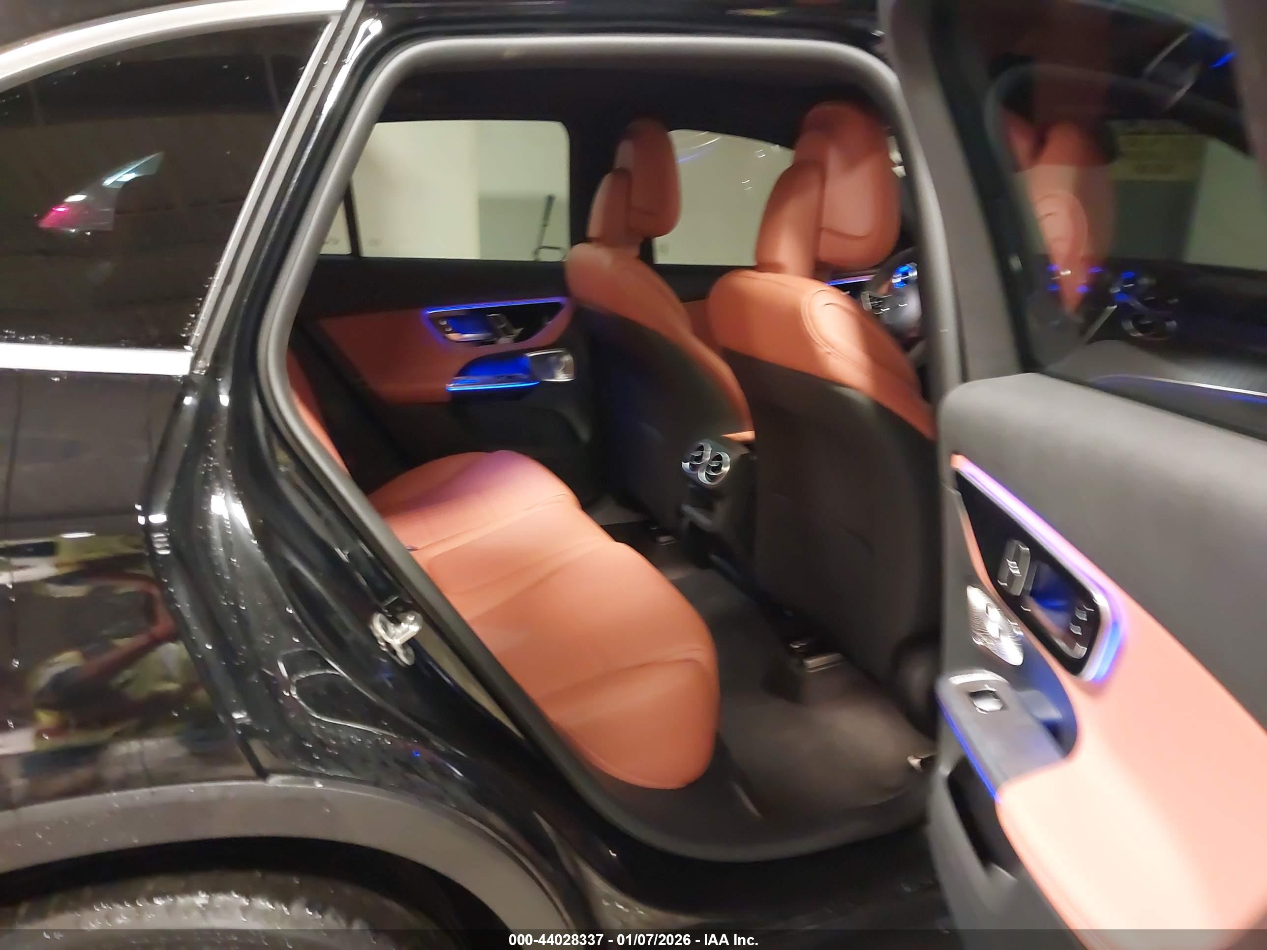 MERCEDES-BENZ GLC image 8