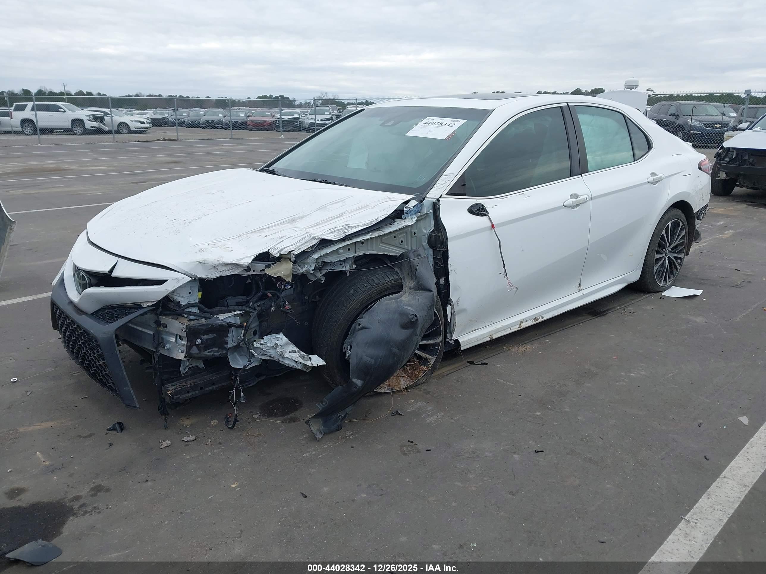 TOYOTA CAMRY image 2