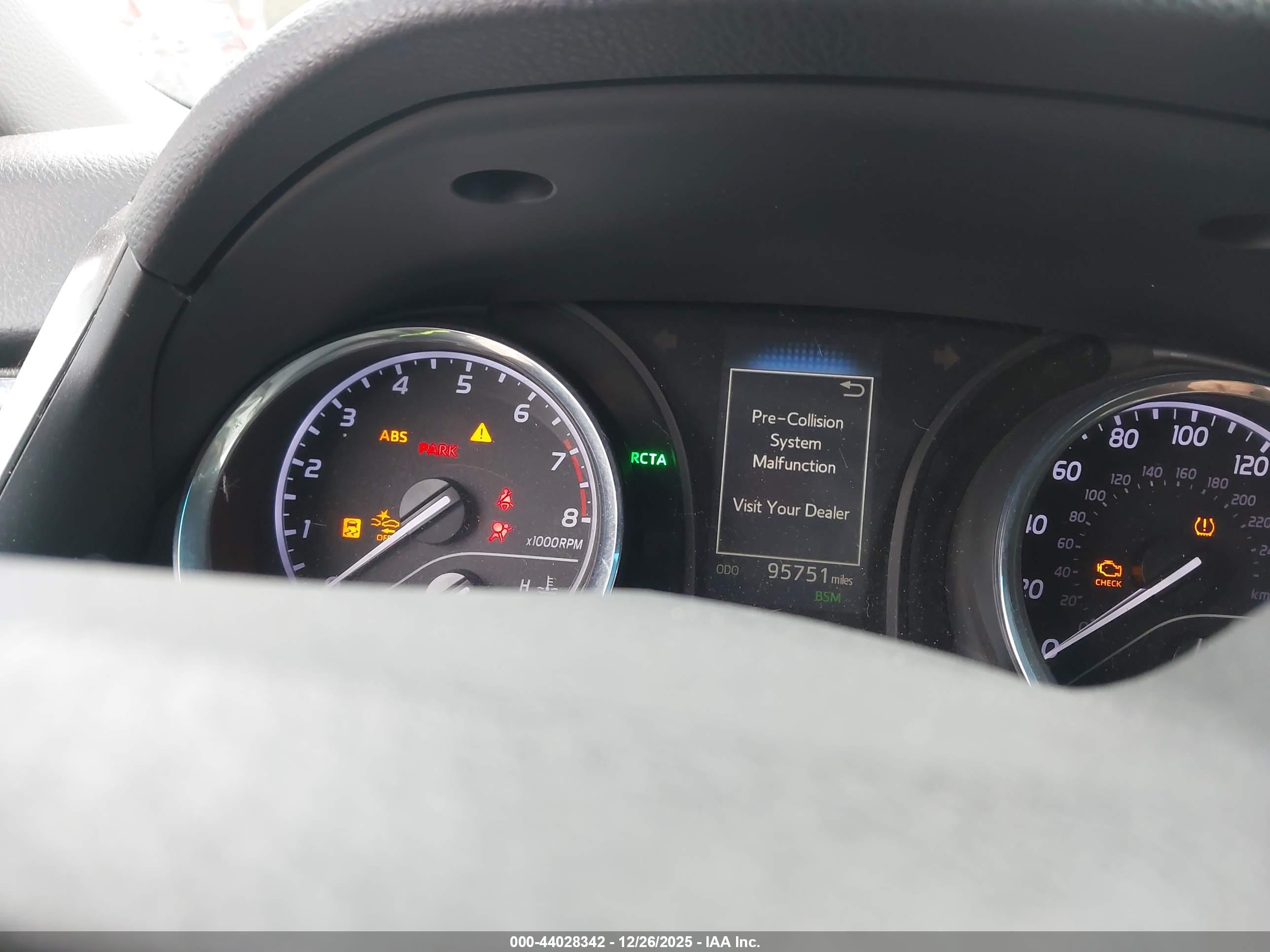 TOYOTA CAMRY image 7