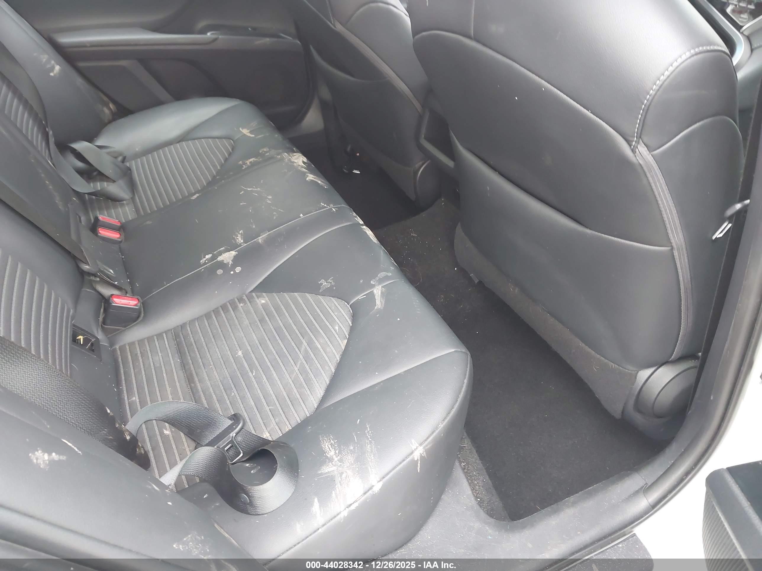 TOYOTA CAMRY image 8