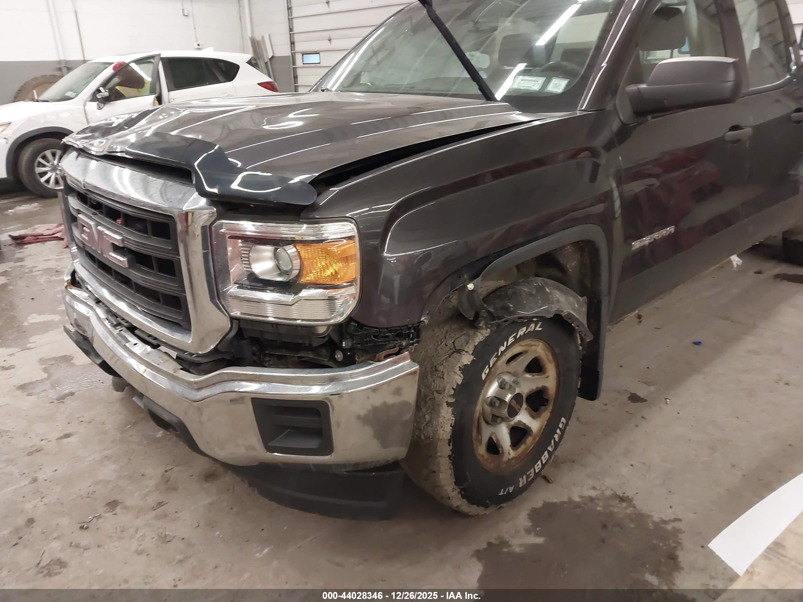 GMC SIERRA image 2