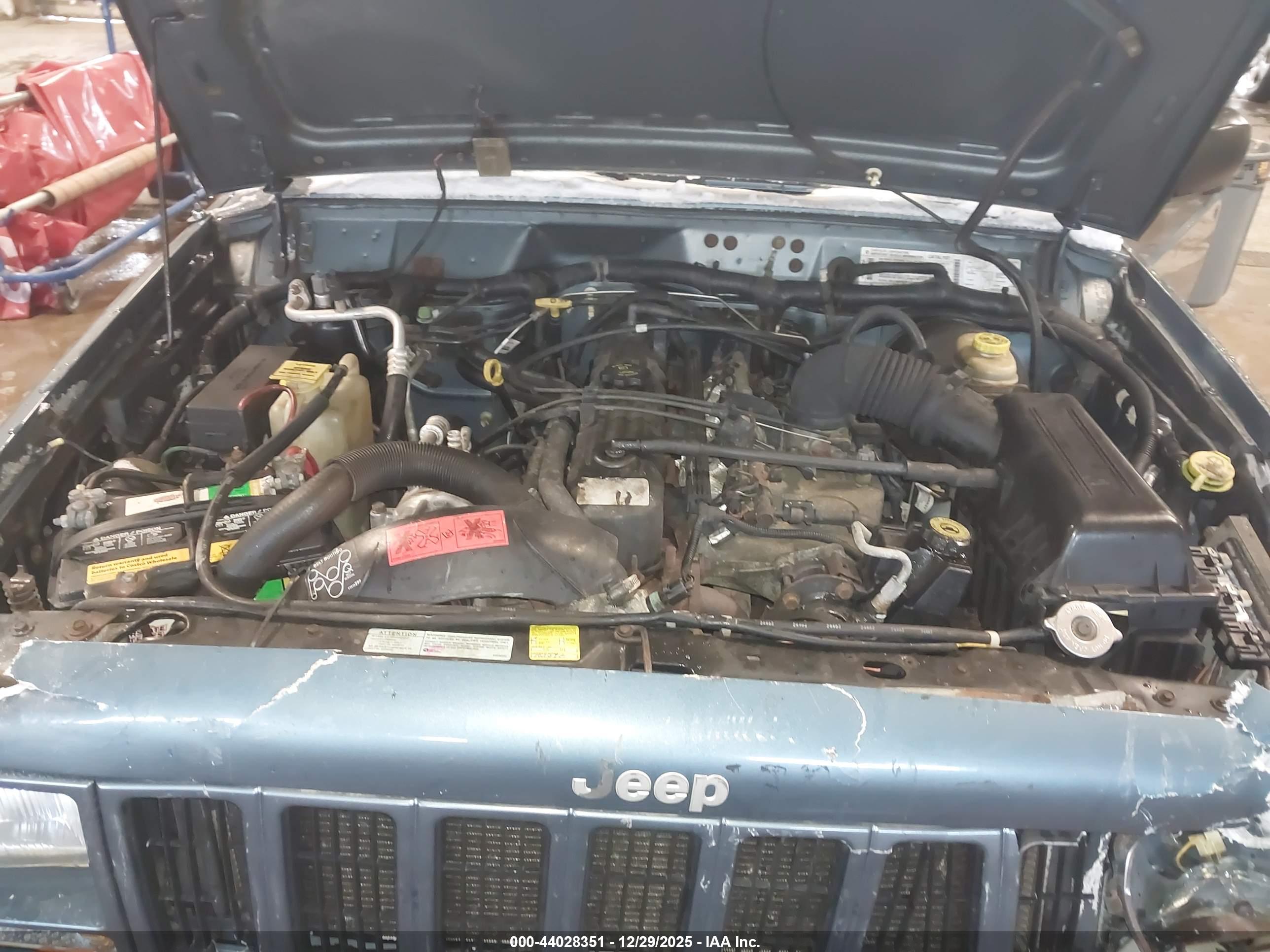 JEEP CHEROKEE image 10