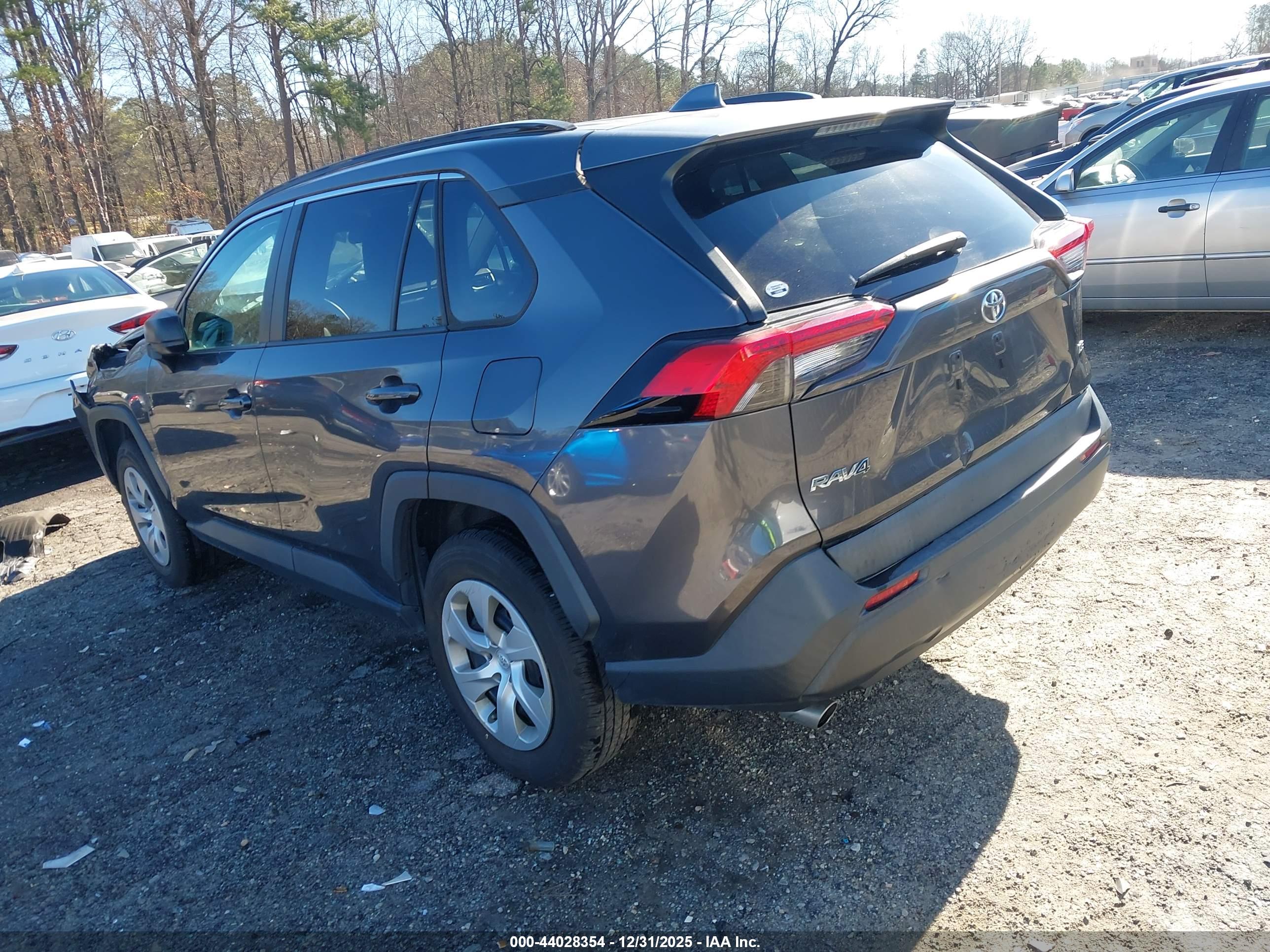 TOYOTA RAV4 image 3