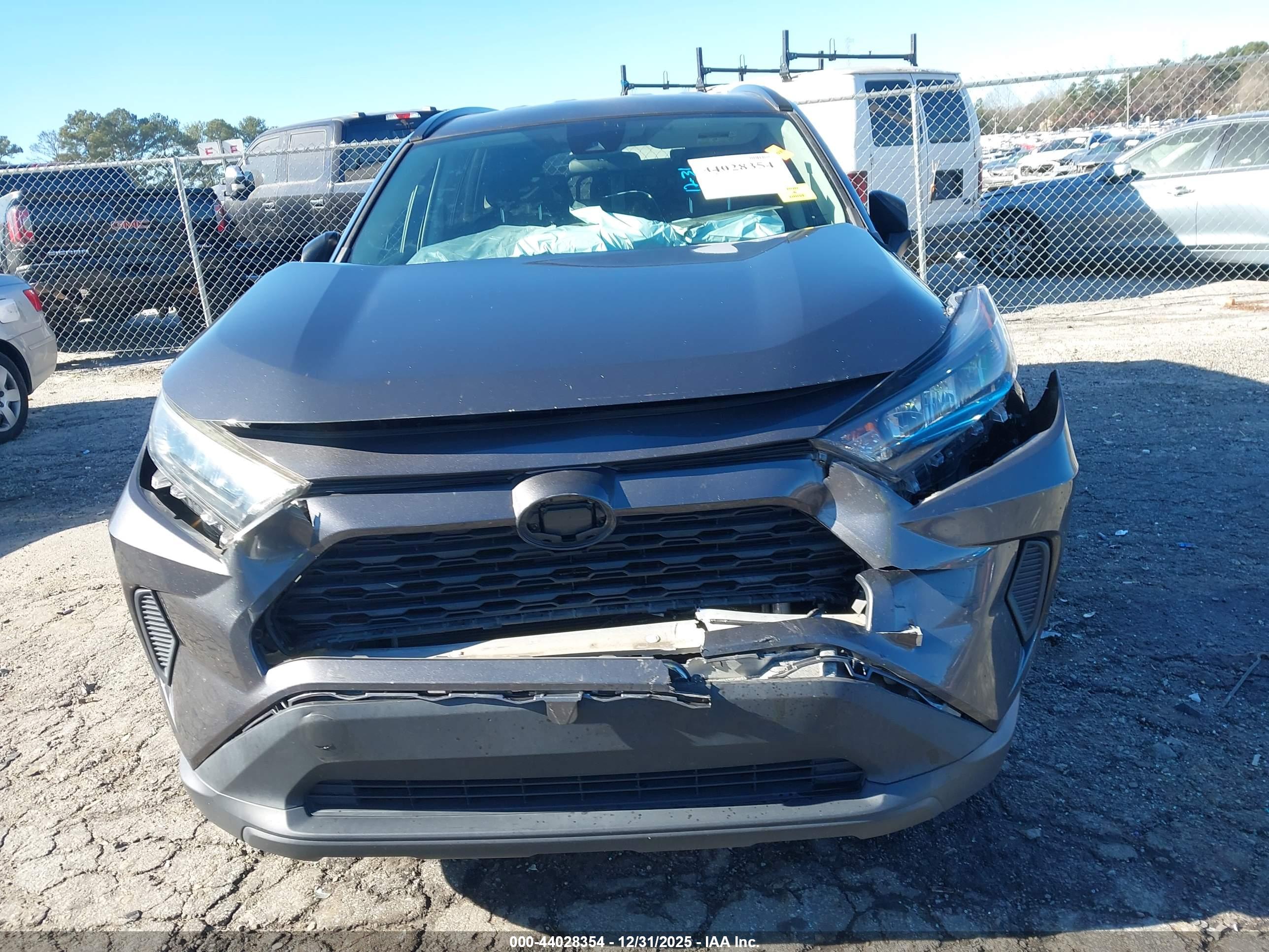 TOYOTA RAV4 image 6