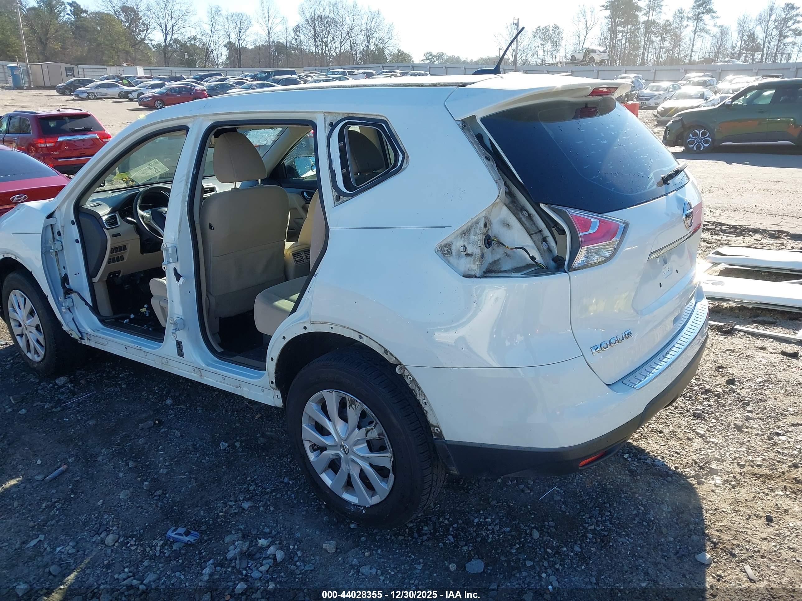NISSAN ROGUE image 3