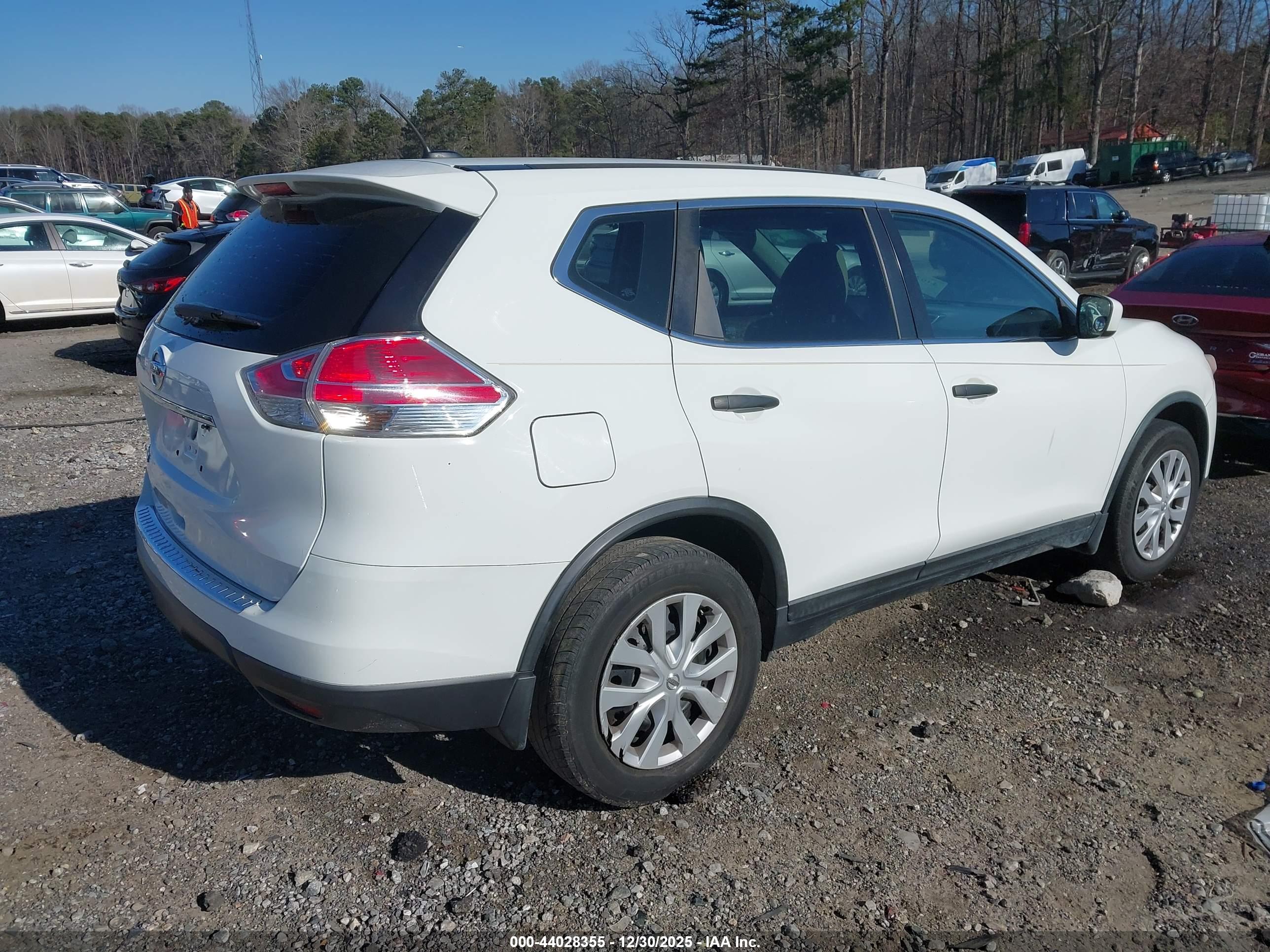 NISSAN ROGUE image 4