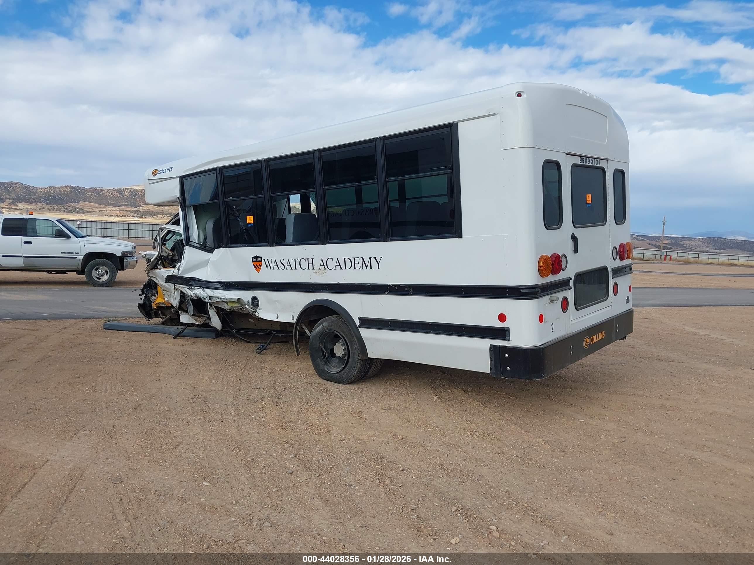 CHEVROLET EXPRESS image 3