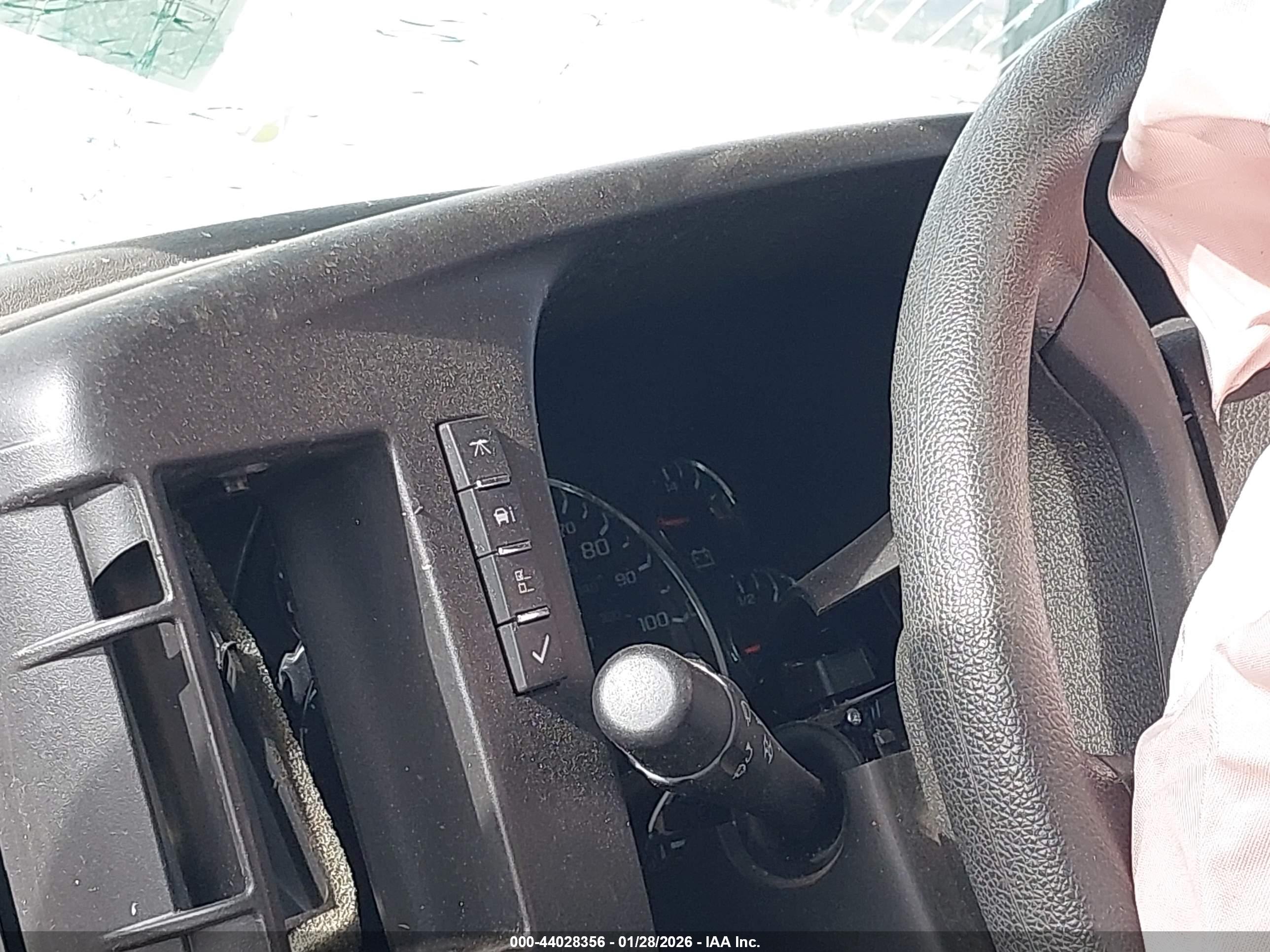 CHEVROLET EXPRESS image 7
