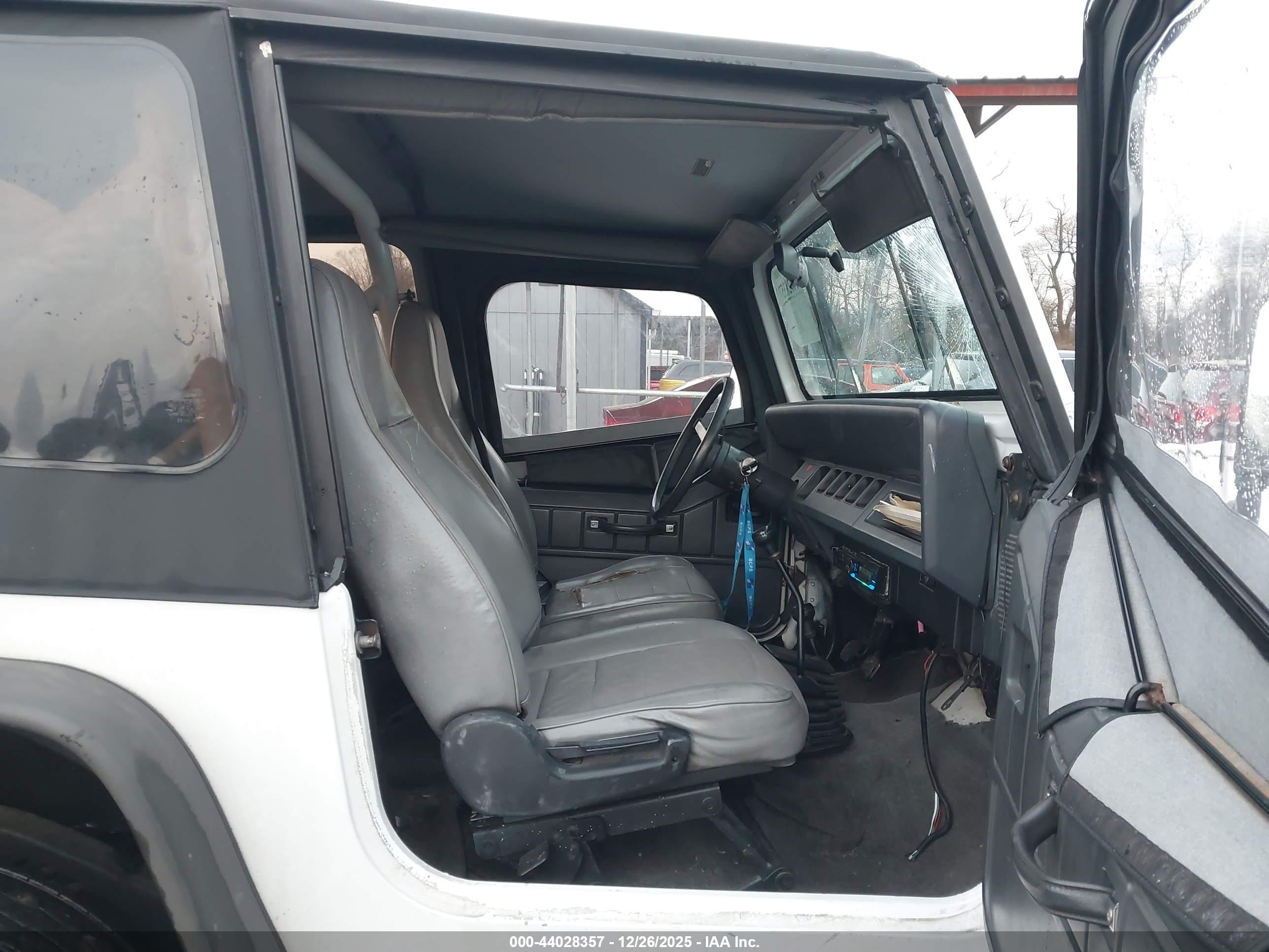 JEEP WRANGLER image 5