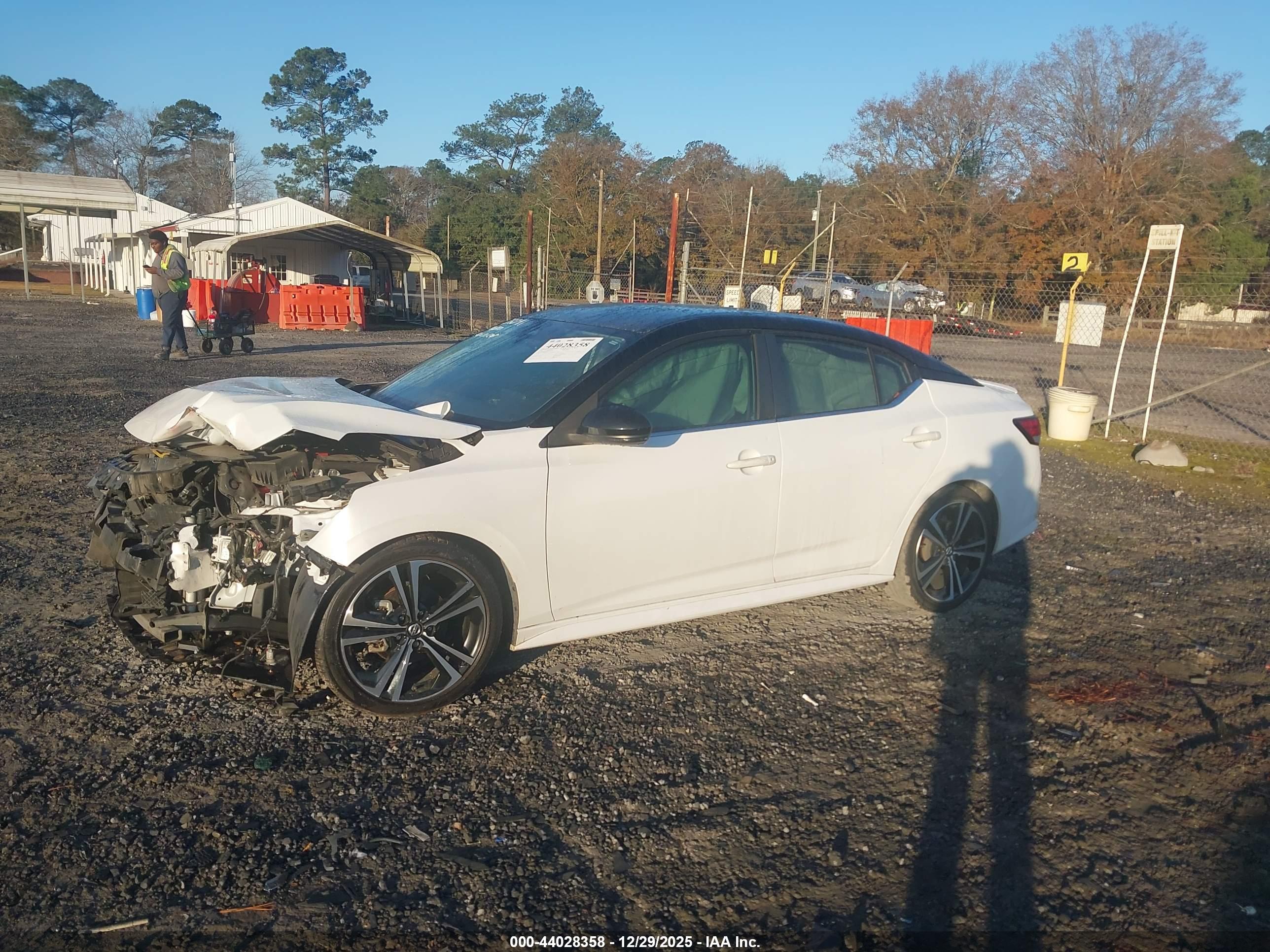NISSAN SENTRA image 2