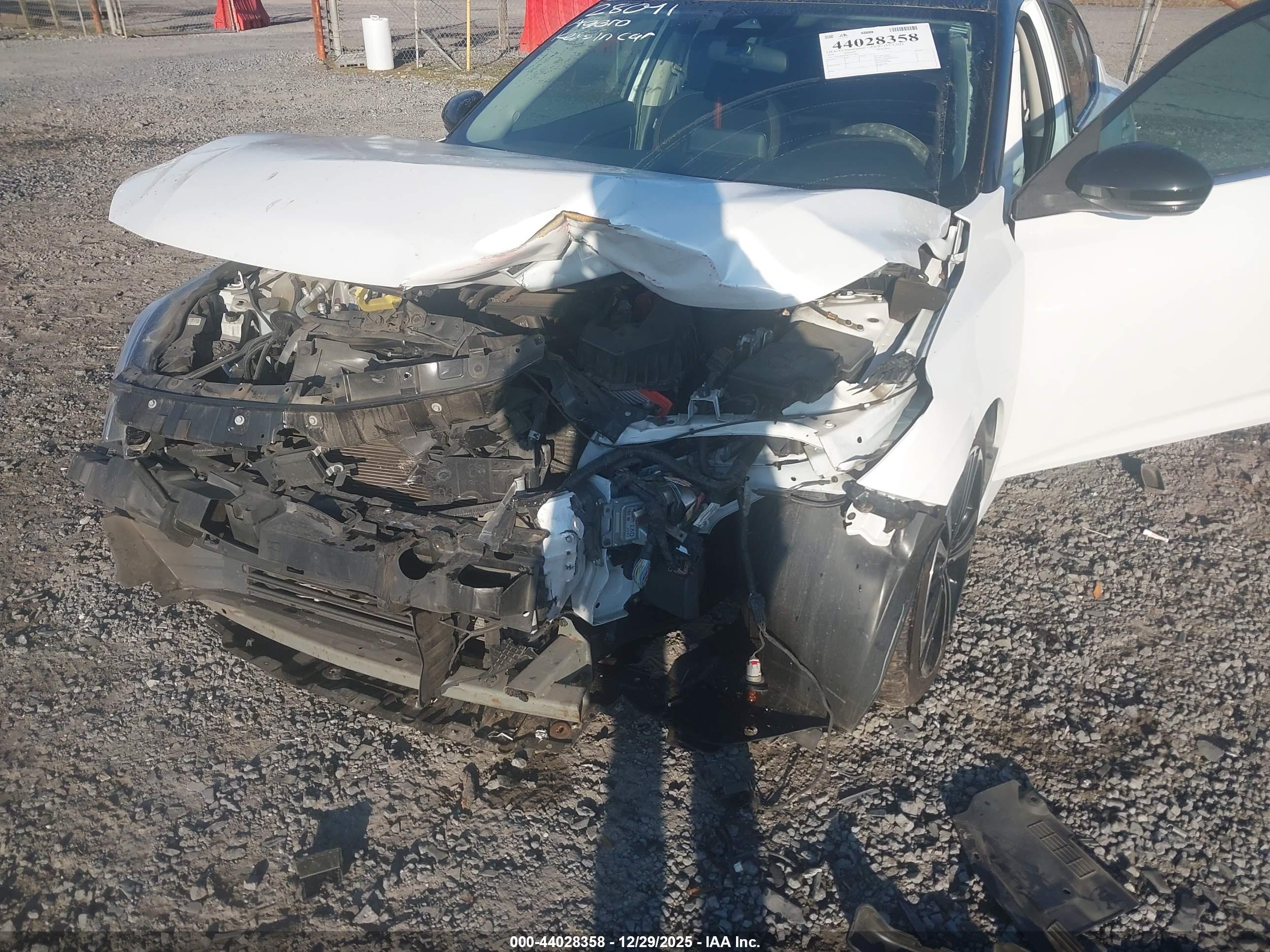 NISSAN SENTRA image 6