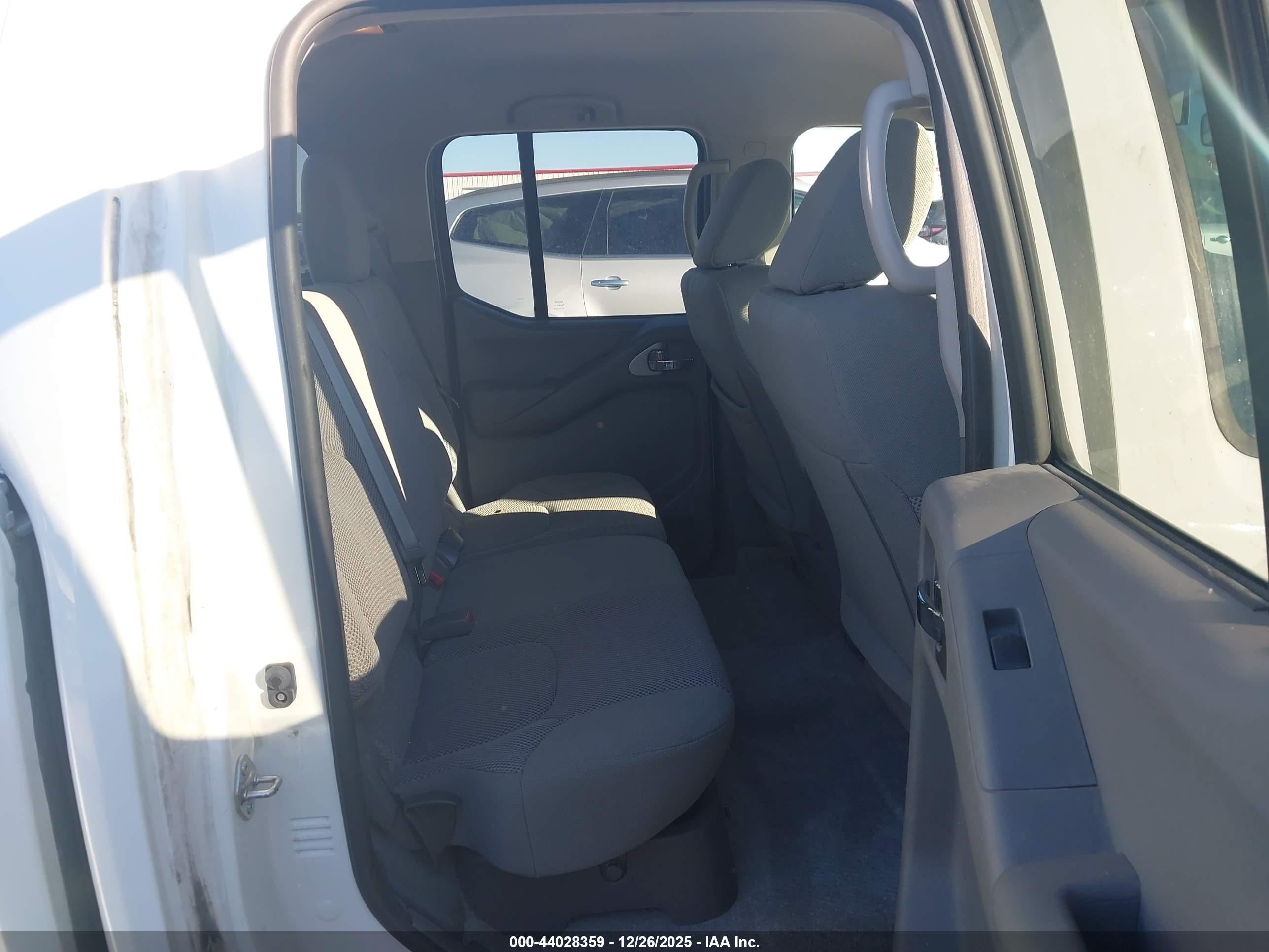 NISSAN FRONTIER image 8