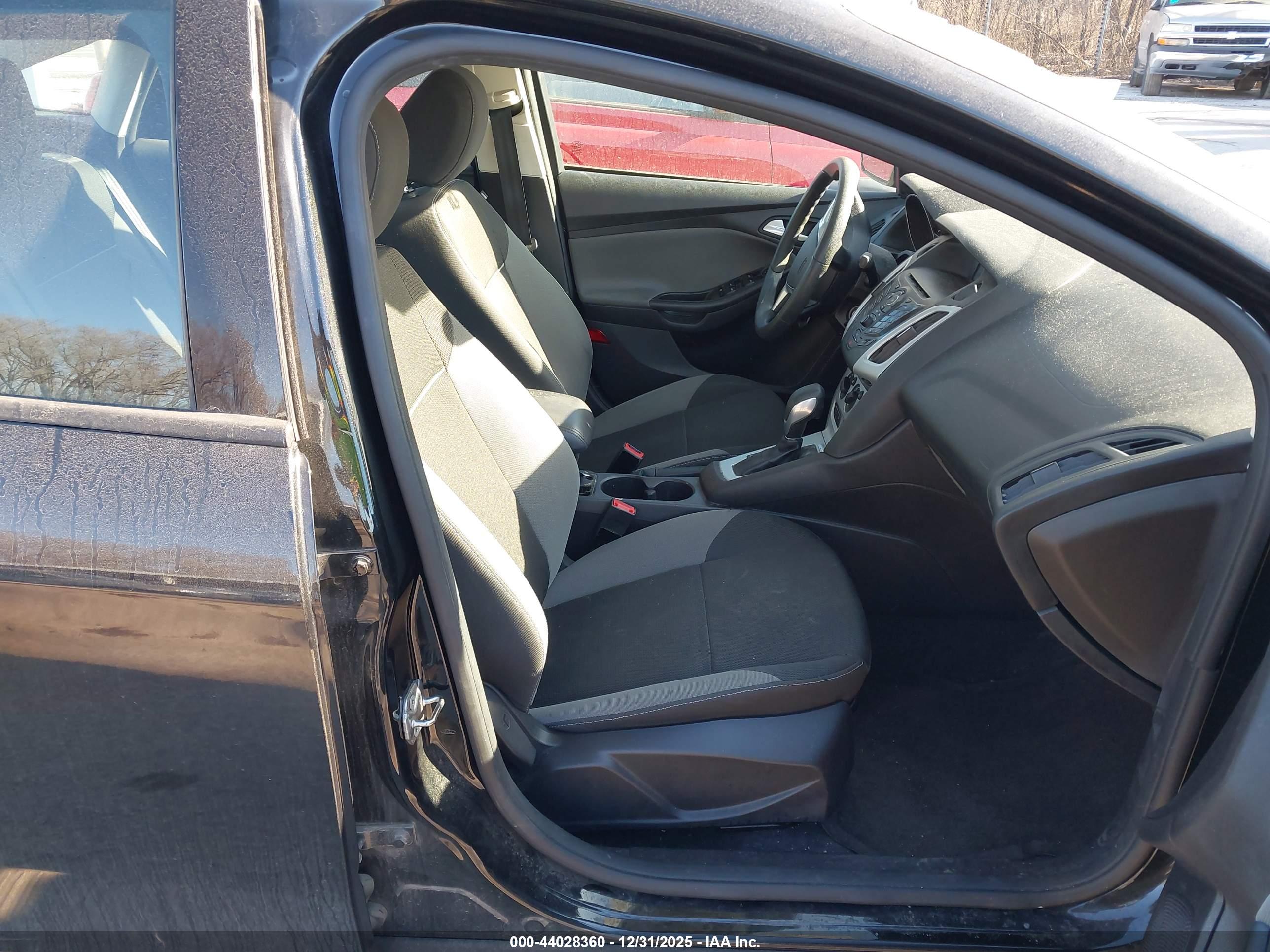 FORD FOCUS image 5