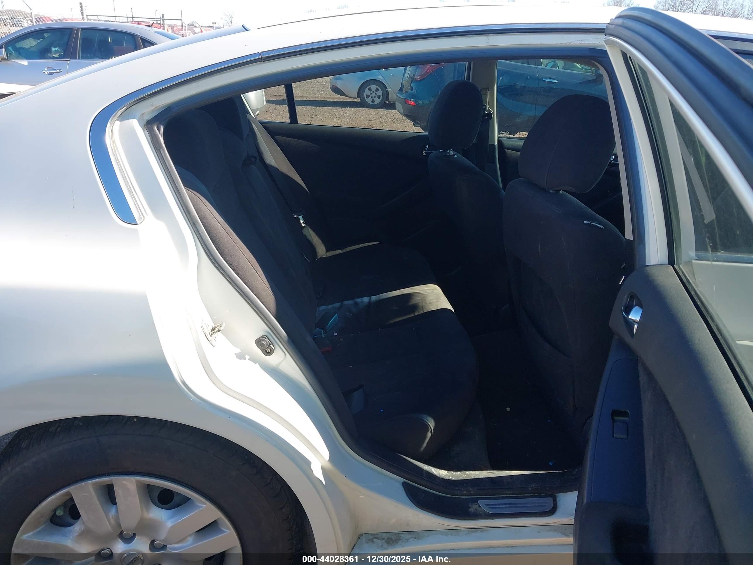 NISSAN ALTIMA image 8
