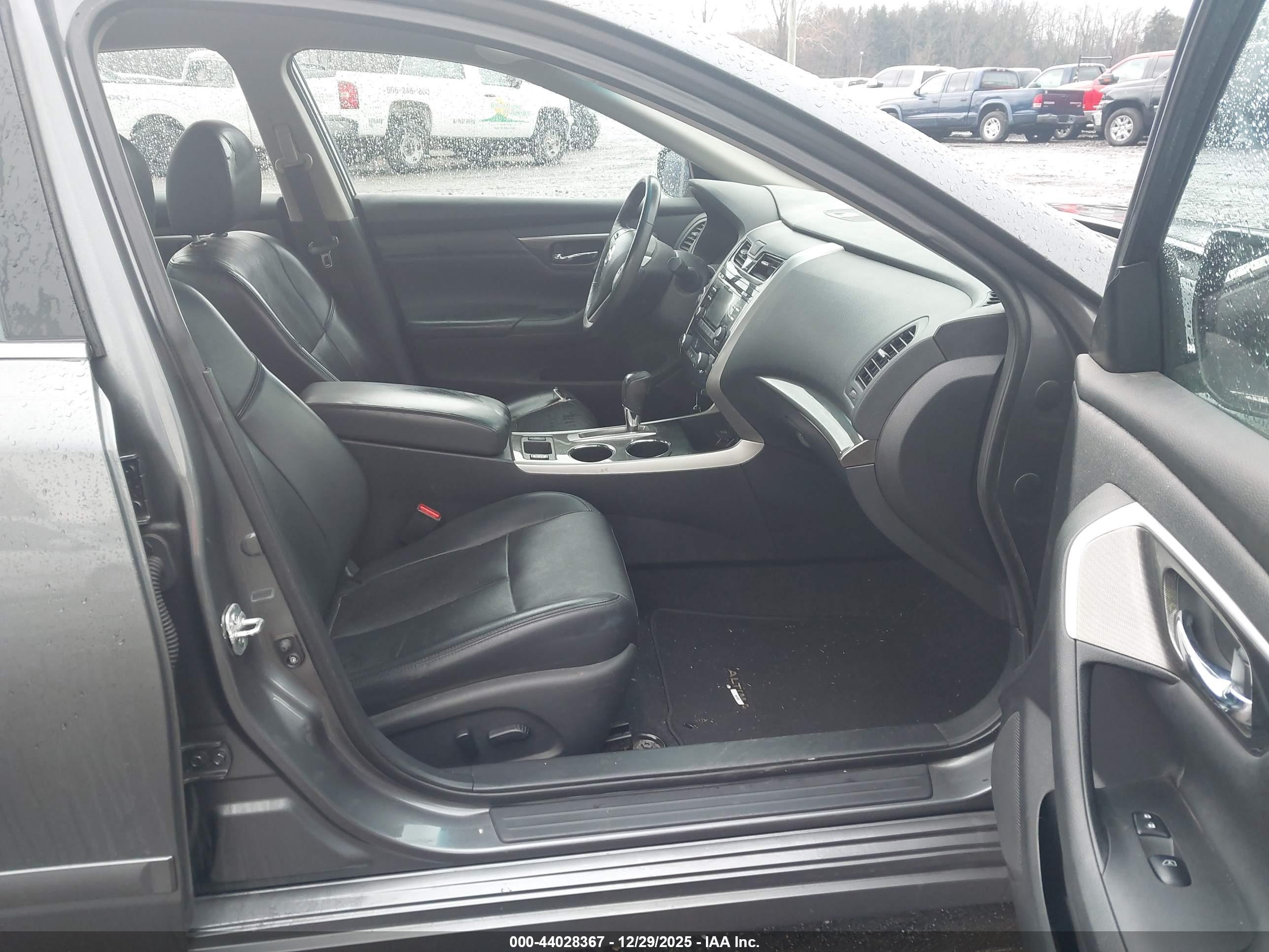 NISSAN ALTIMA image 5