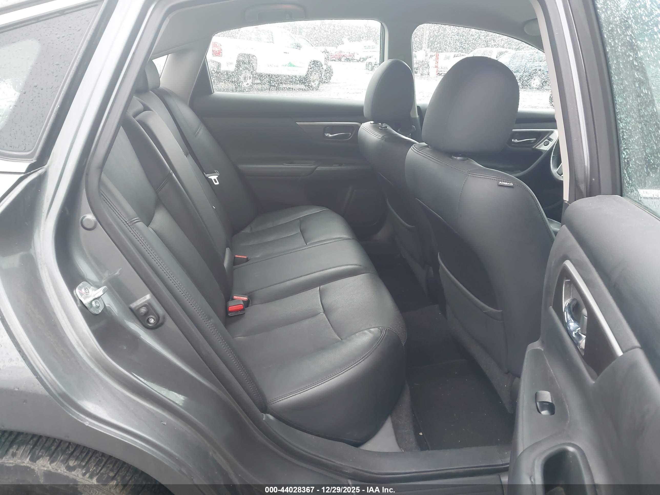 NISSAN ALTIMA image 8
