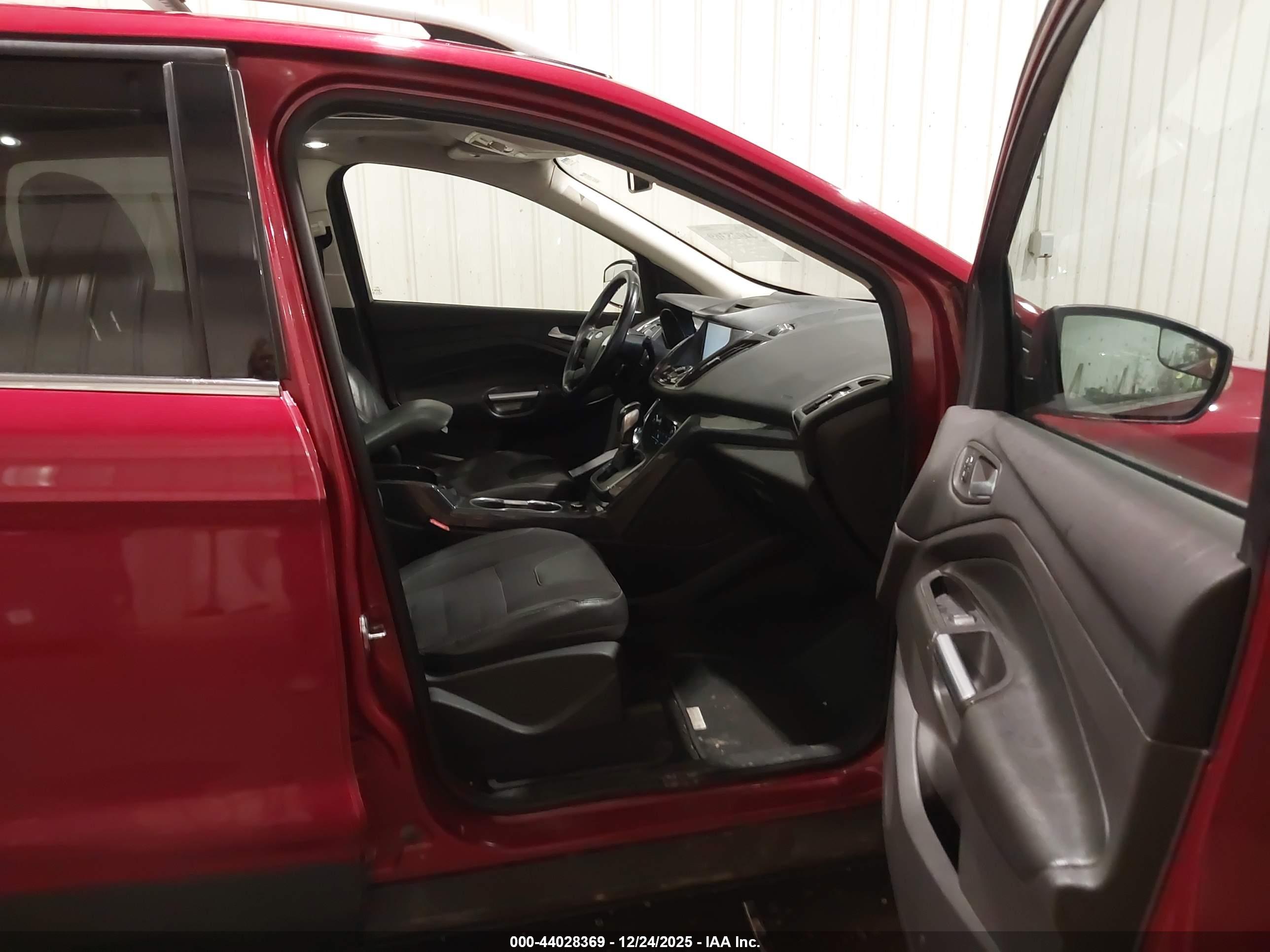 FORD ESCAPE image 5