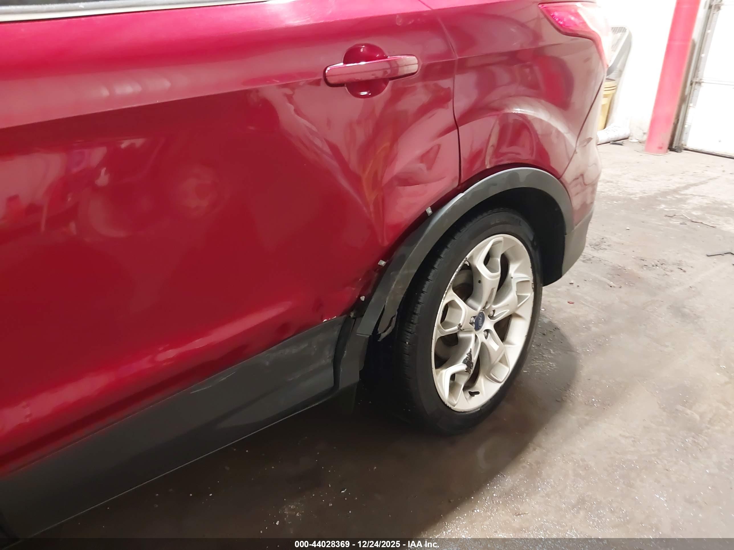 FORD ESCAPE image 6