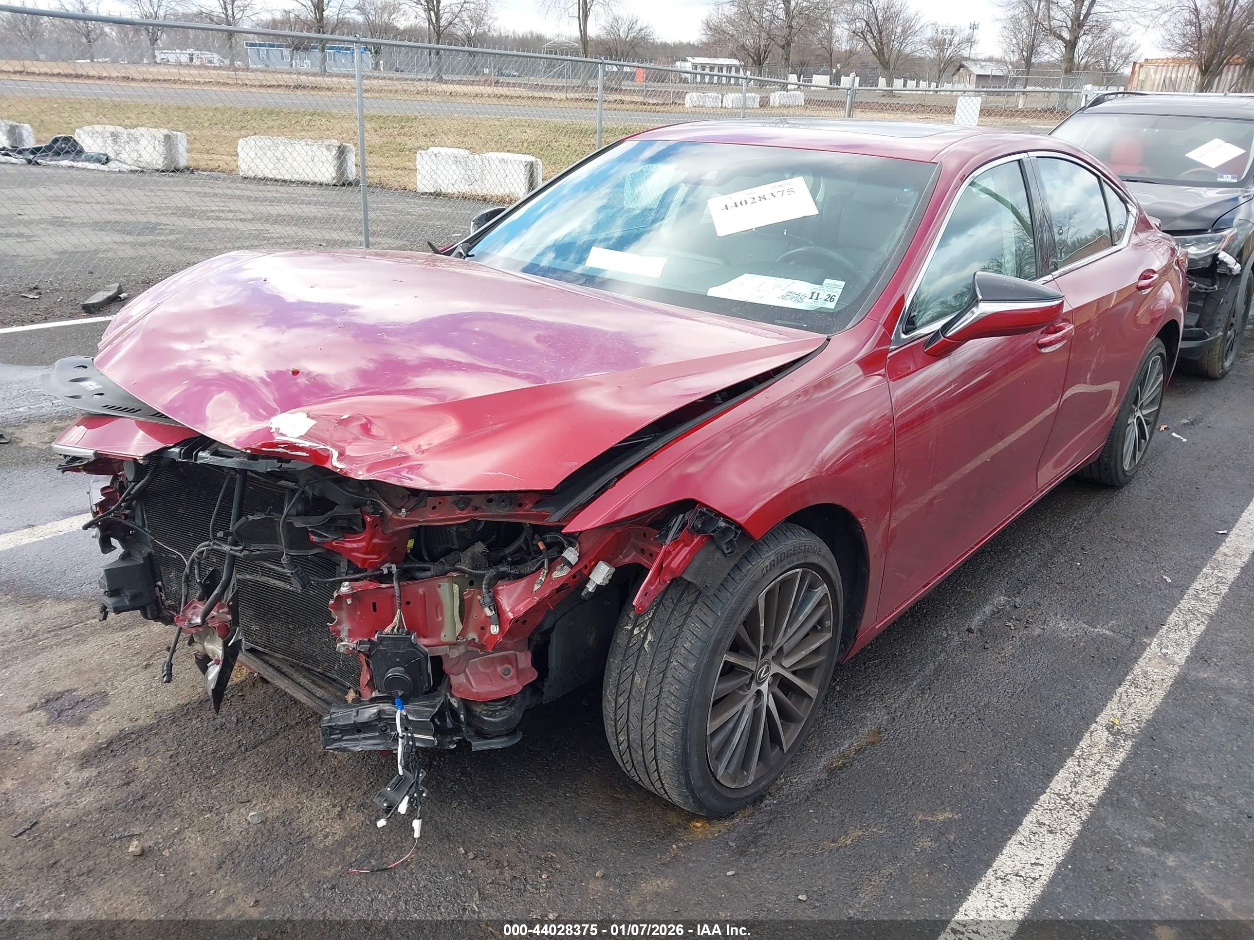 LEXUS ES image 2
