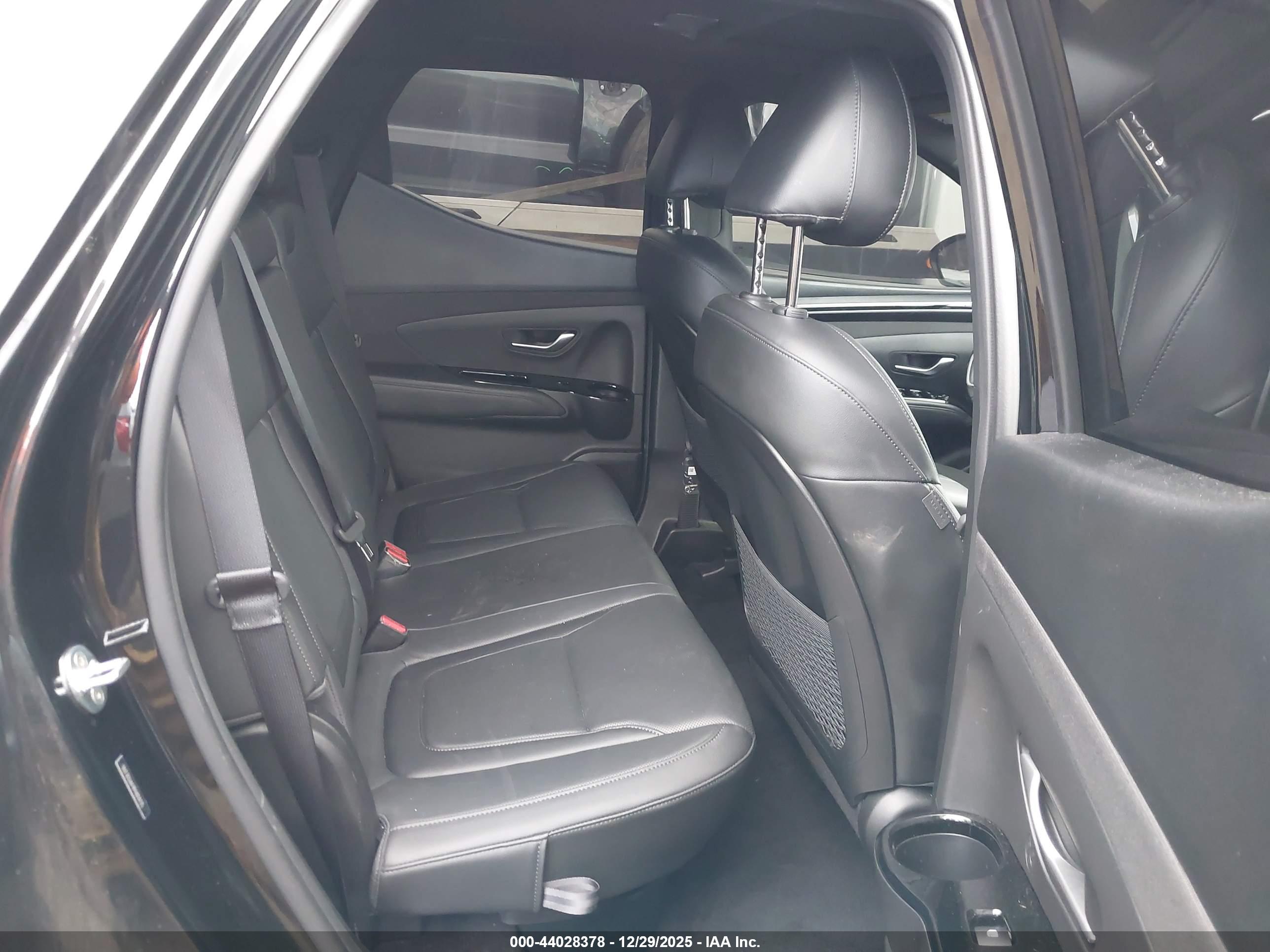 HYUNDAI SANTA image 8
