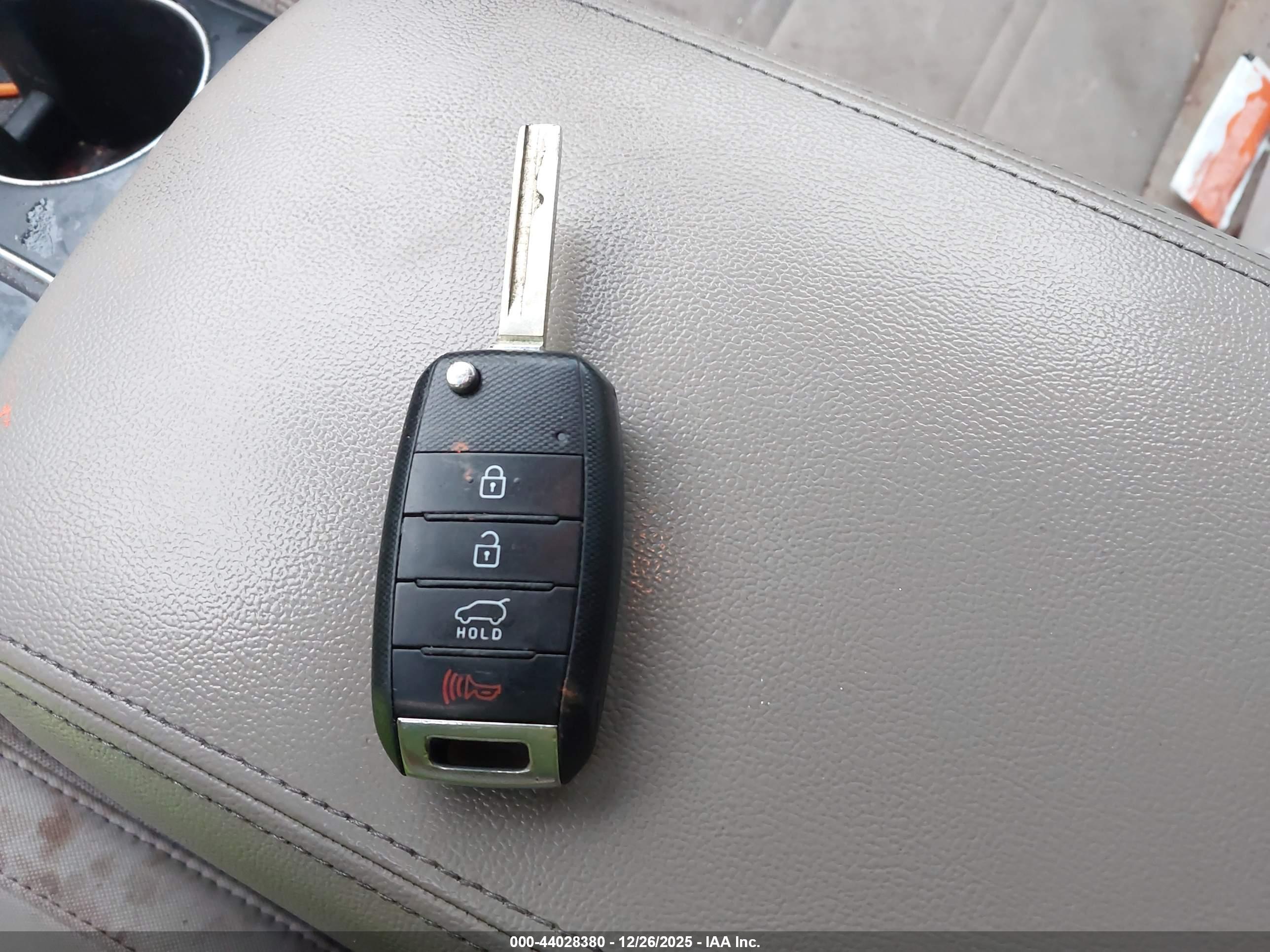 KIA SORENTO image 11