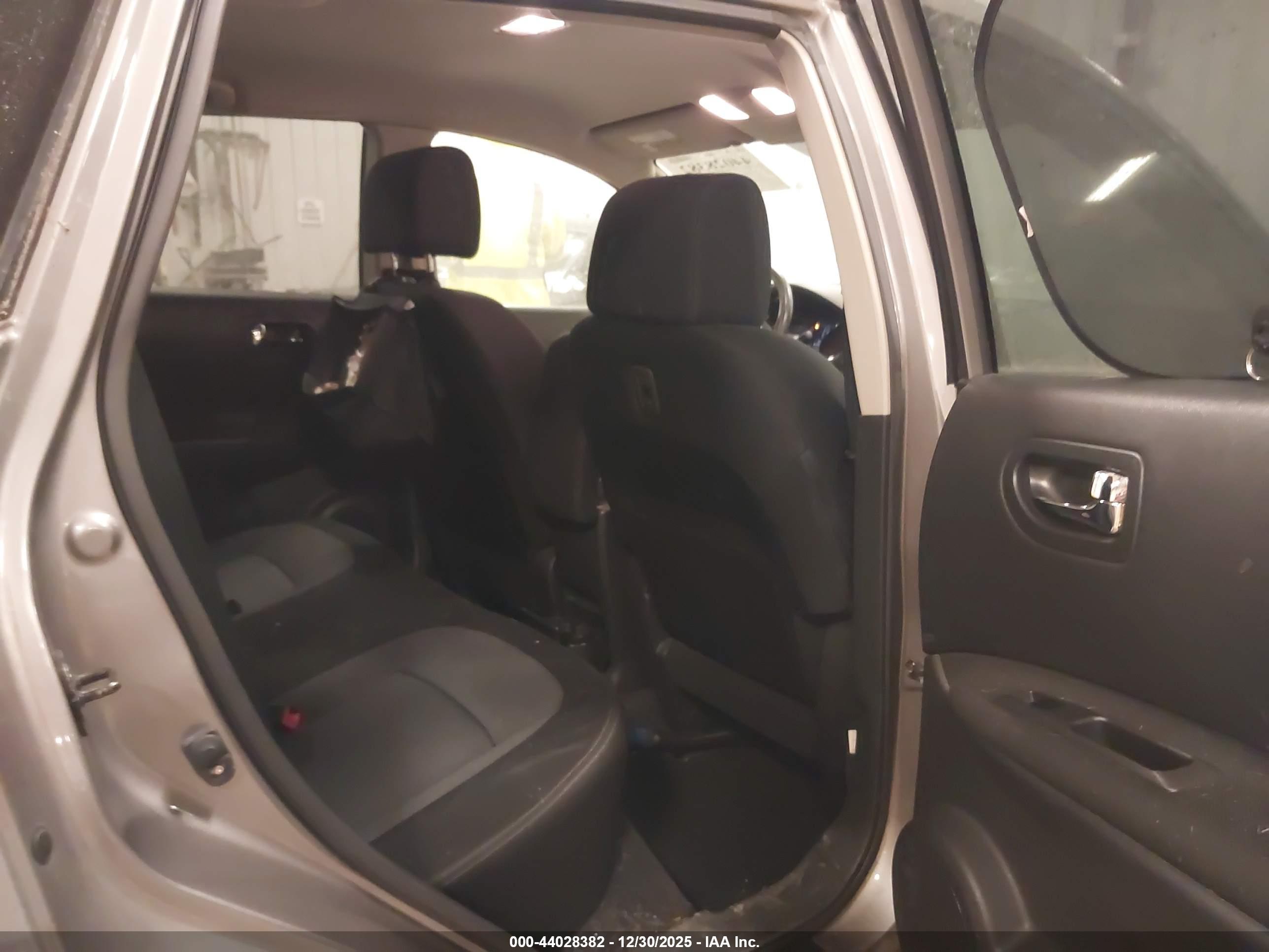NISSAN ROGUE image 8