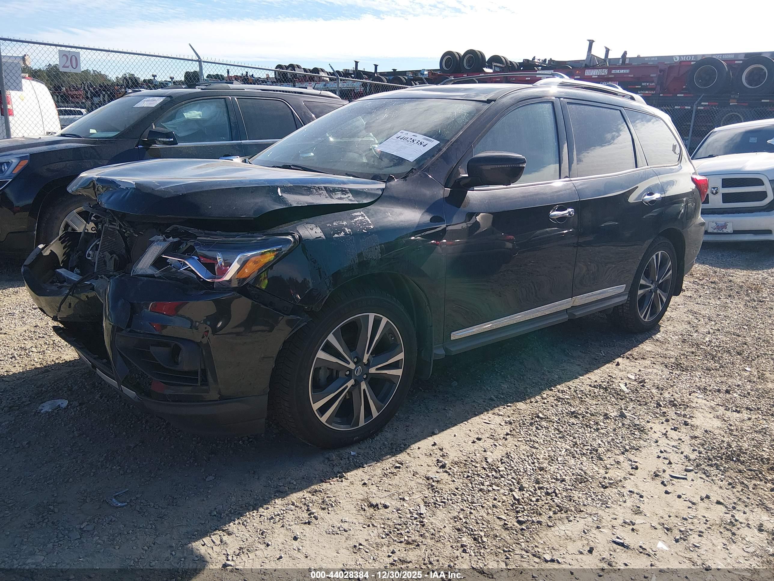 NISSAN PATHFINDER image 2