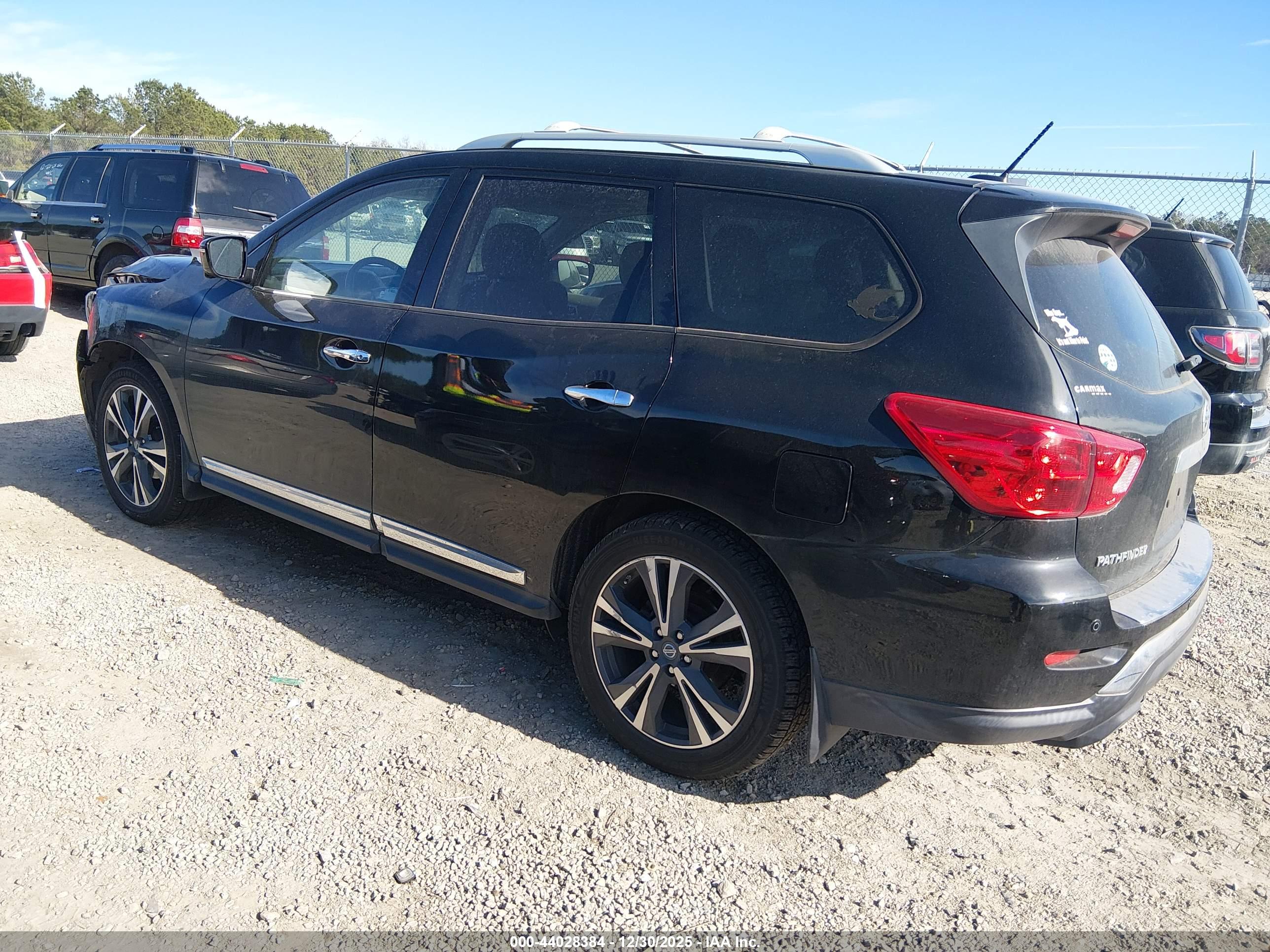 NISSAN PATHFINDER image 3