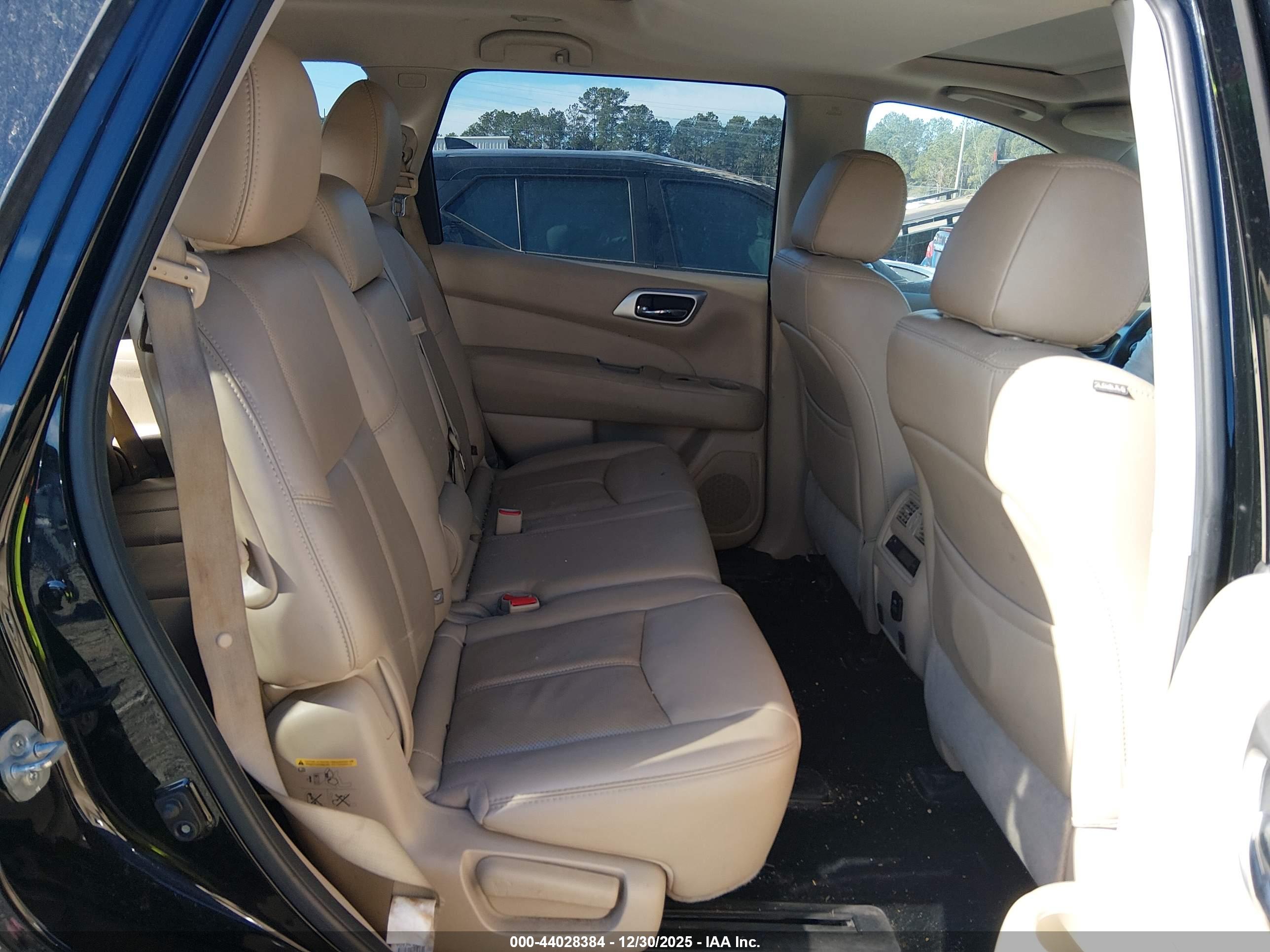NISSAN PATHFINDER image 8