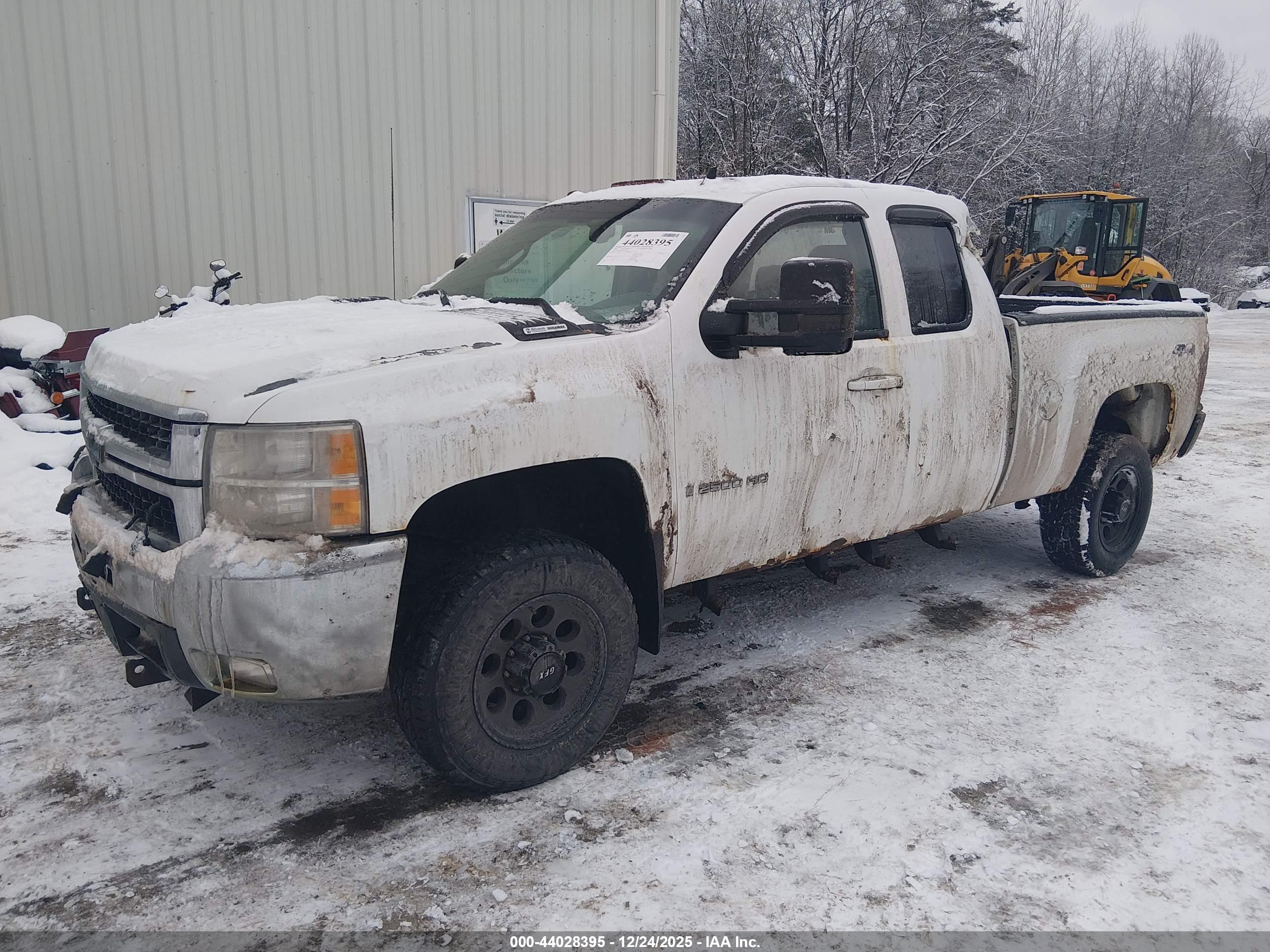 CHEVROLET SILVERADO image 2
