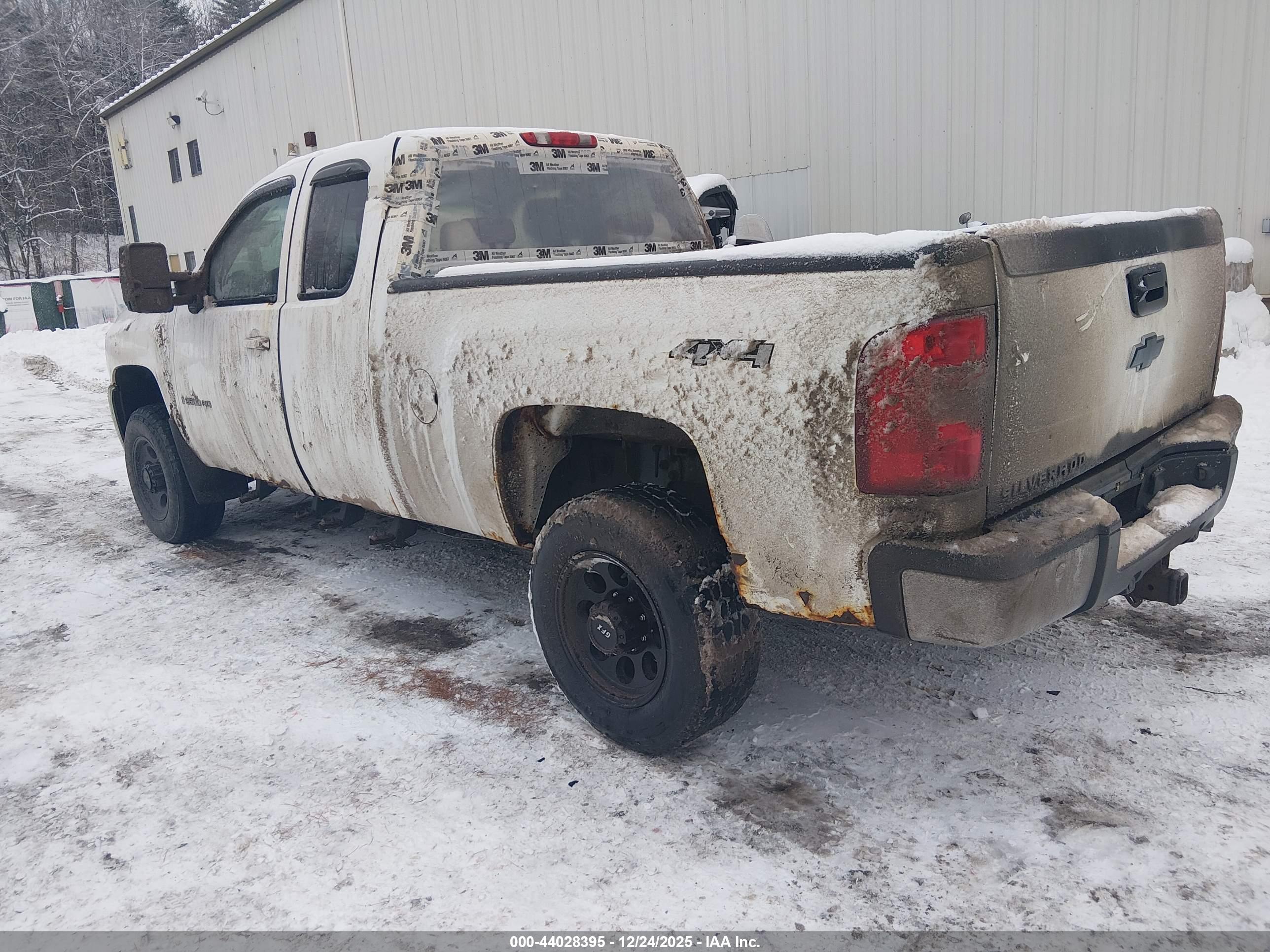 CHEVROLET SILVERADO image 3