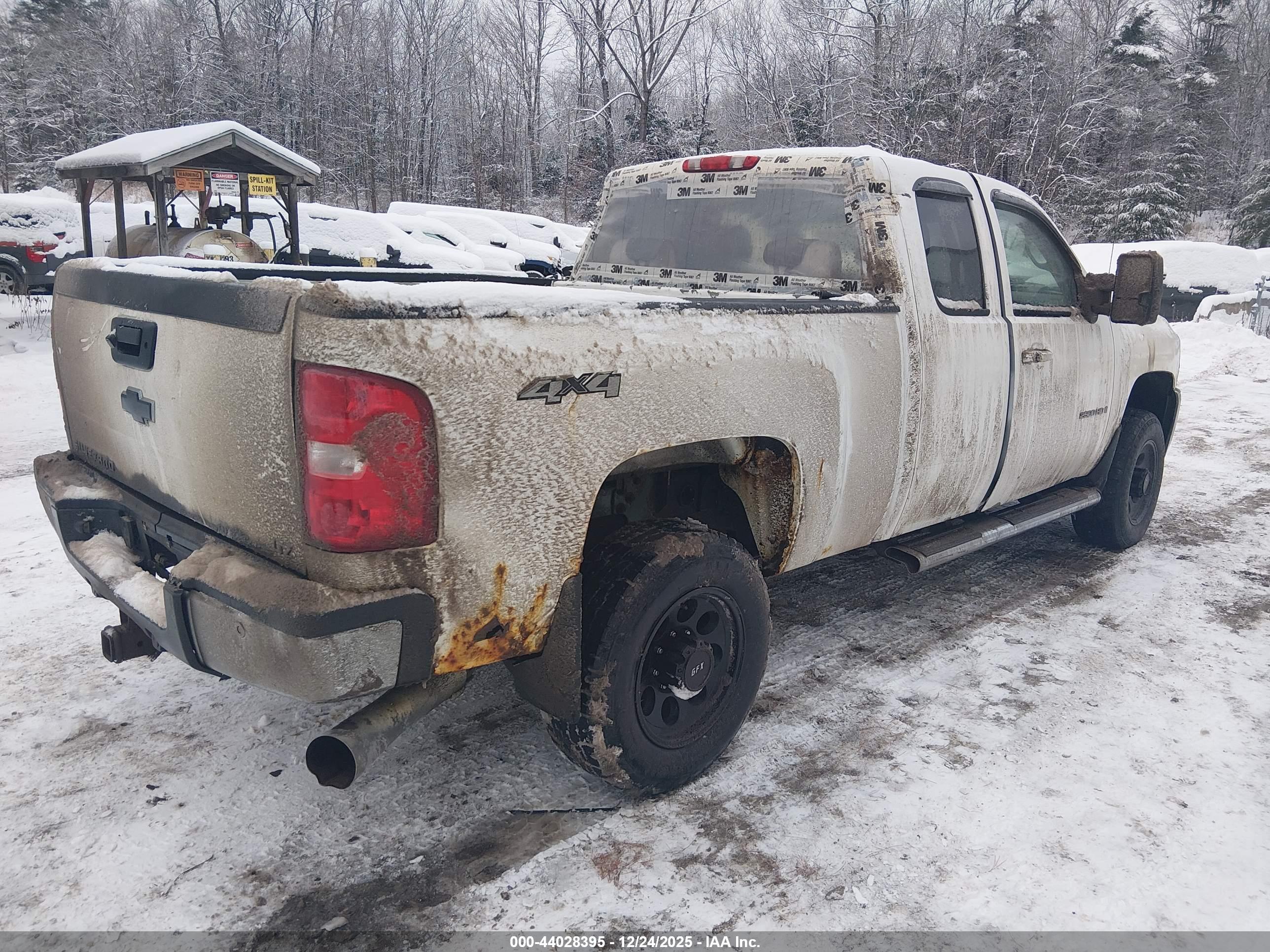 CHEVROLET SILVERADO image 4