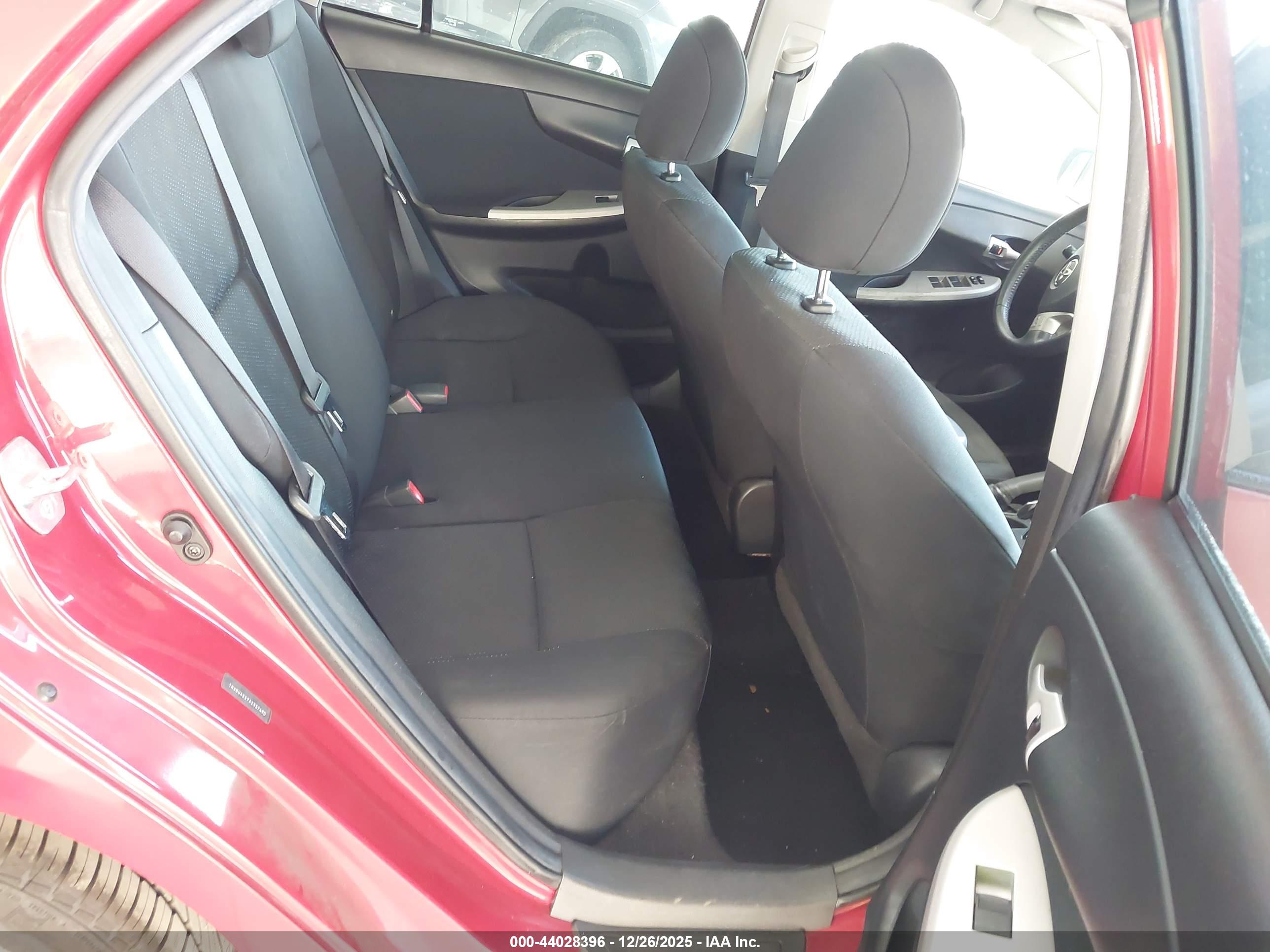 TOYOTA COROLLA image 8
