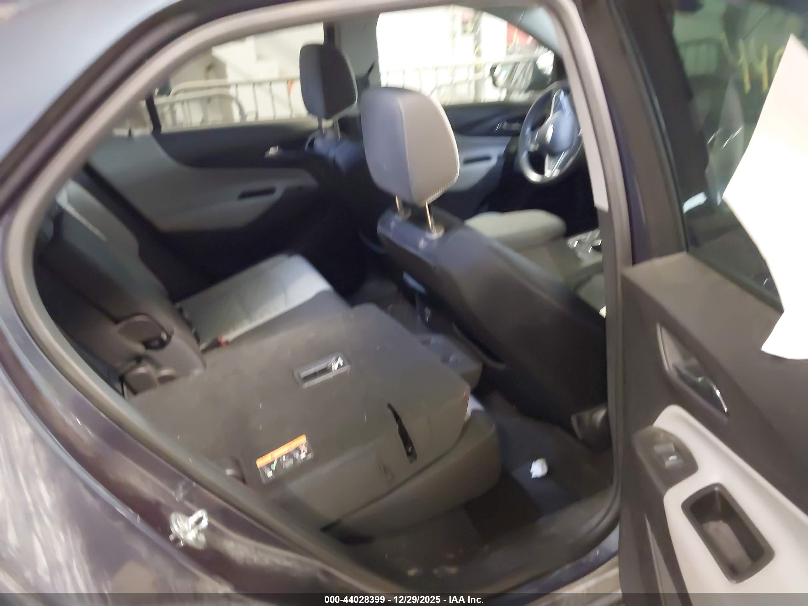 CHEVROLET EQUINOX image 8