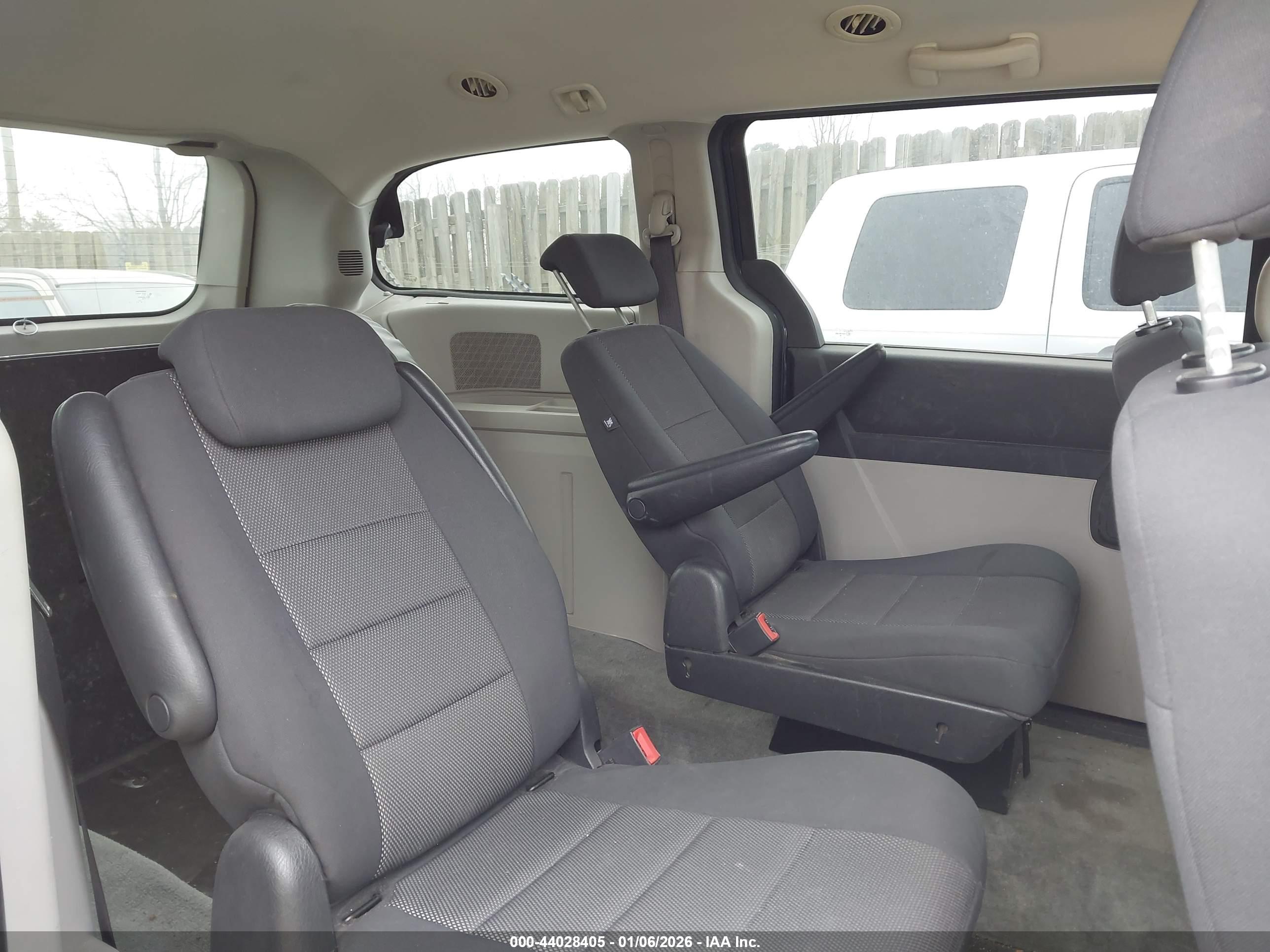 DODGE GRAND image 8