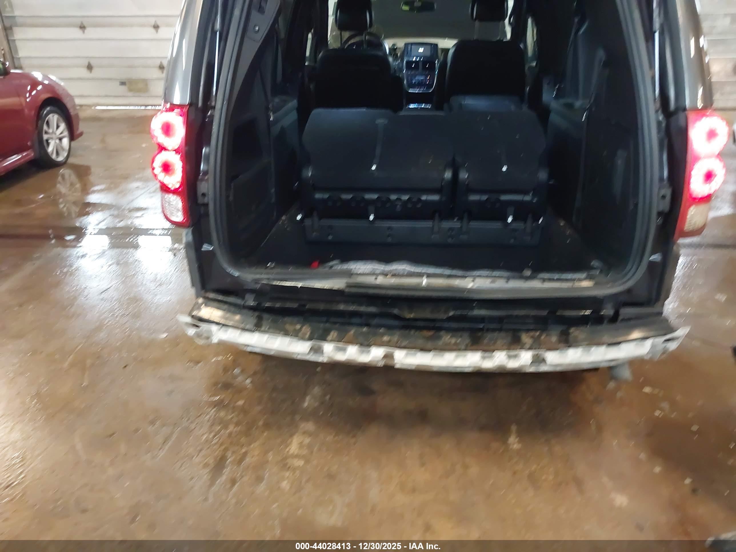 DODGE GRAND image 6