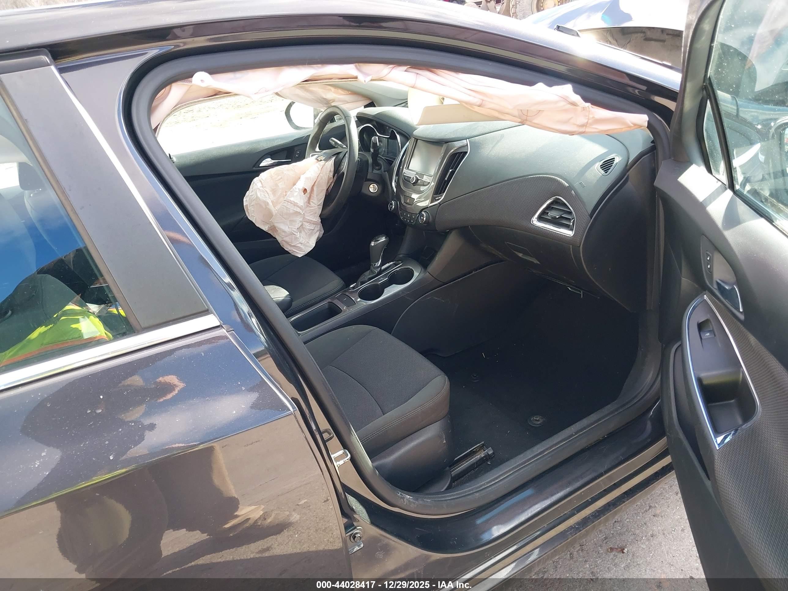 CHEVROLET CRUZE image 5