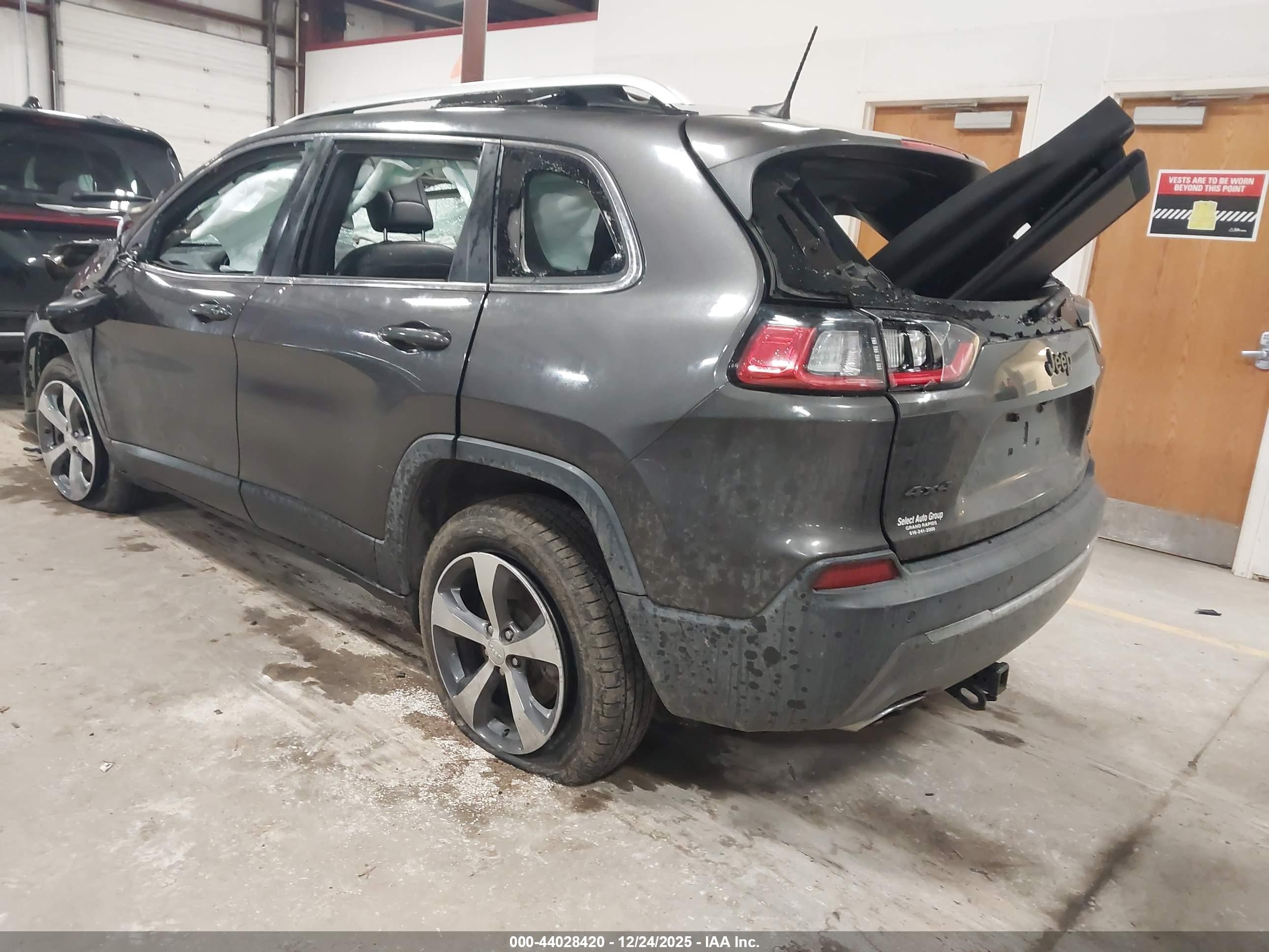 JEEP CHEROKEE image 3