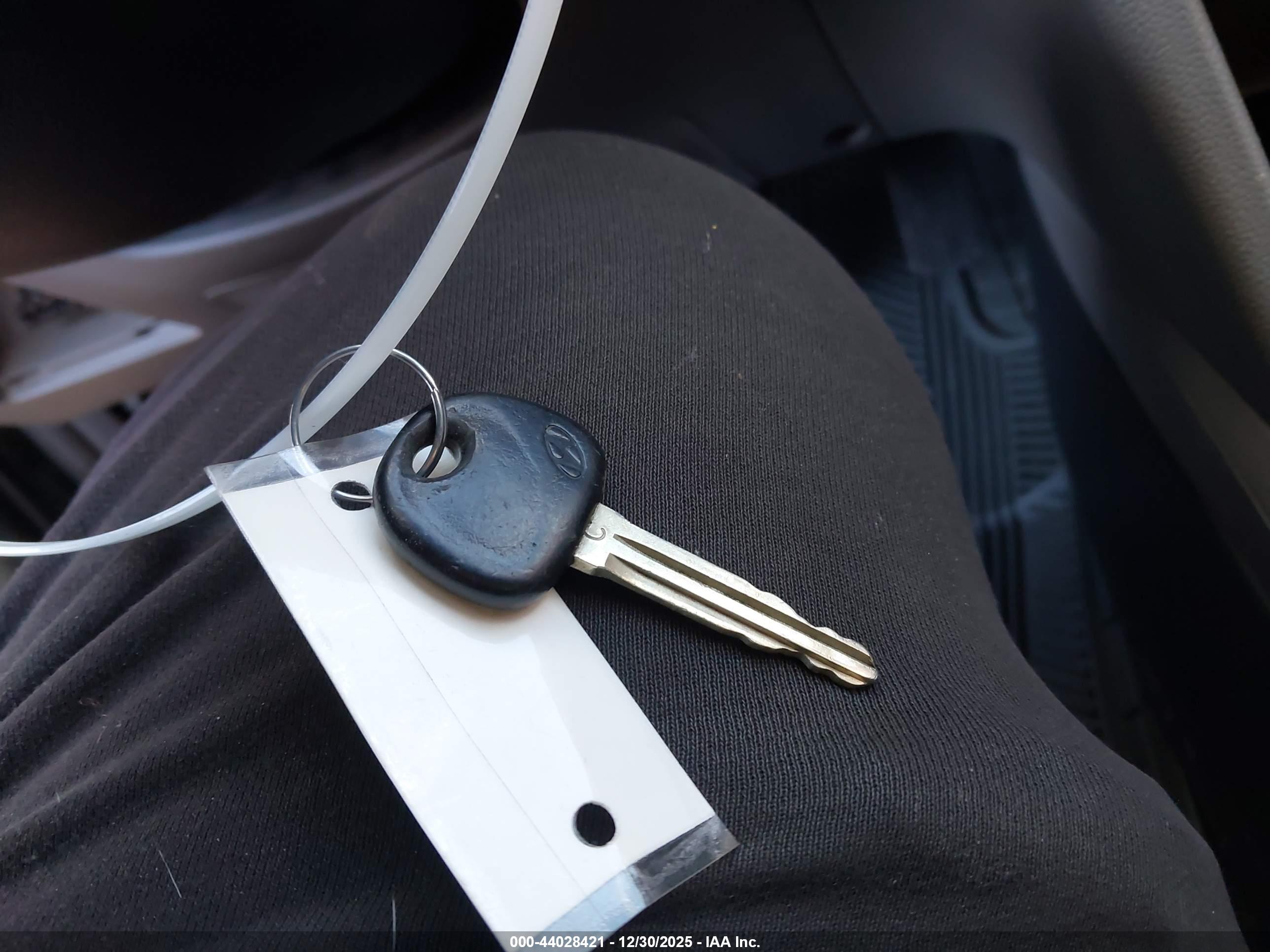 HYUNDAI ELANTRA image 11