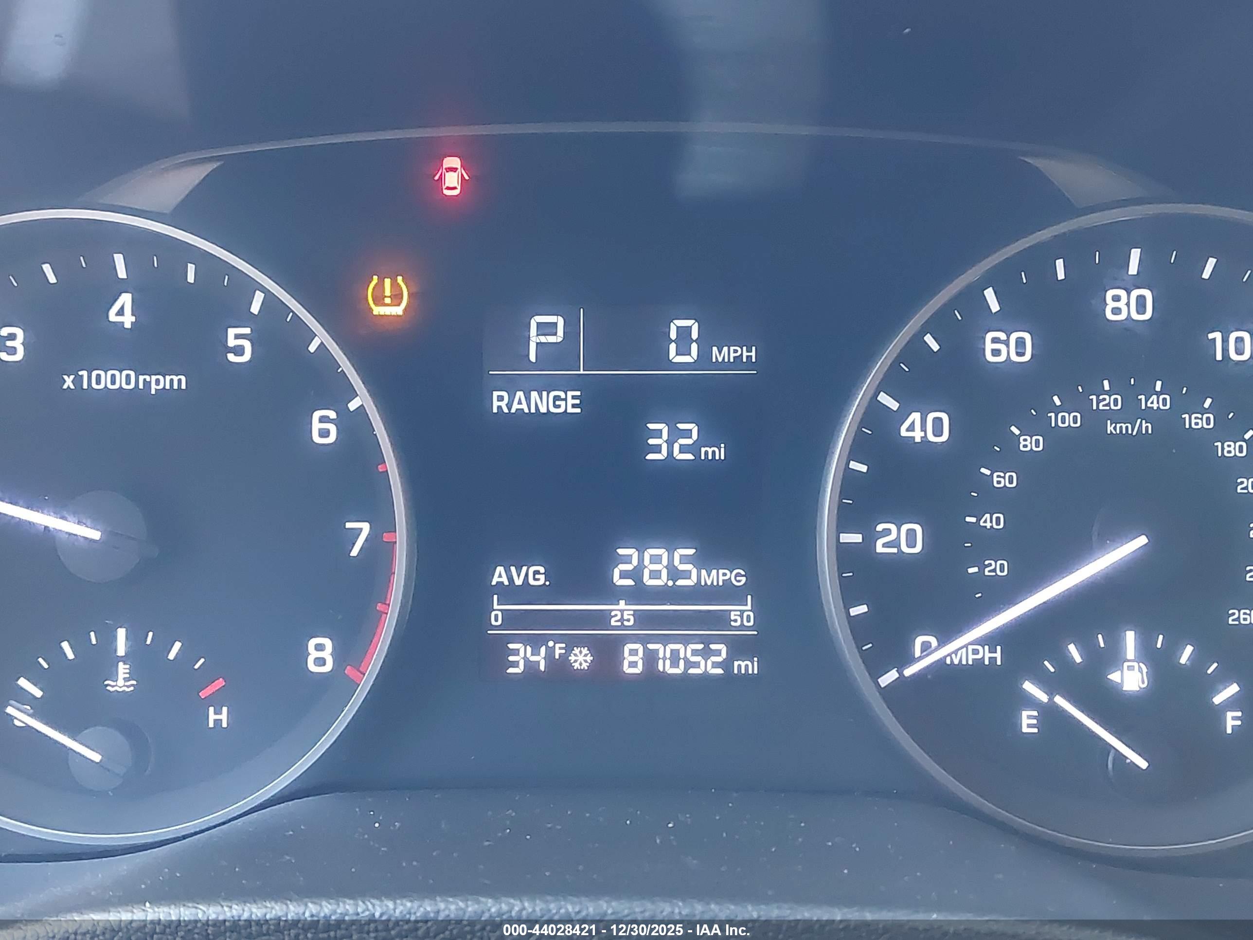 HYUNDAI ELANTRA image 7