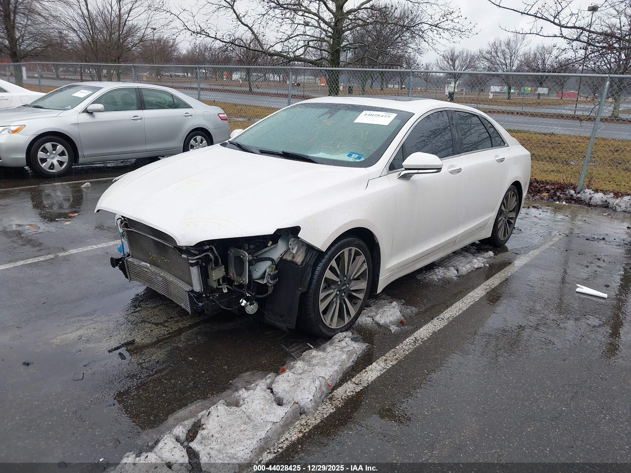 LINCOLN MKZ image 2
