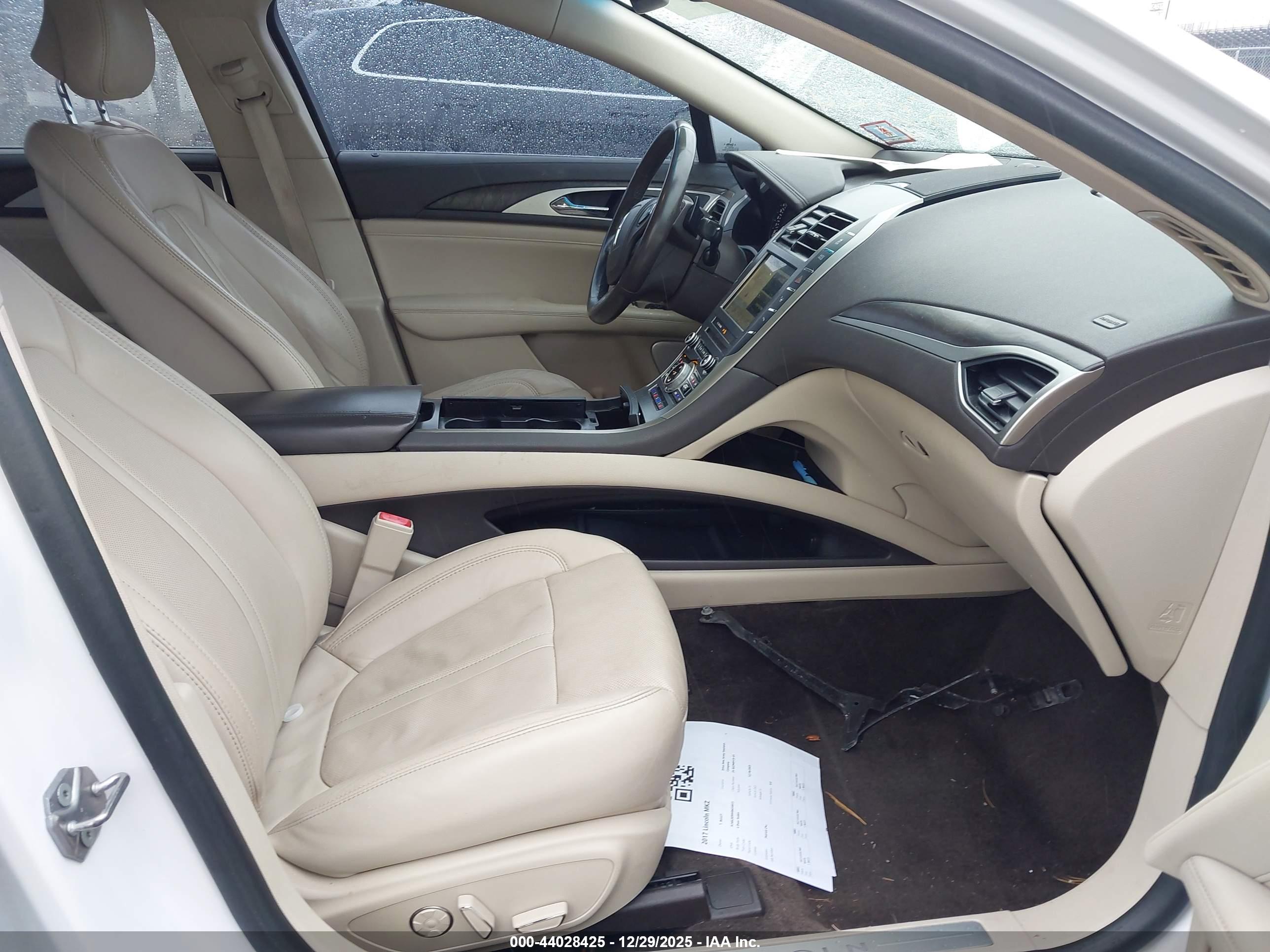 LINCOLN MKZ image 5