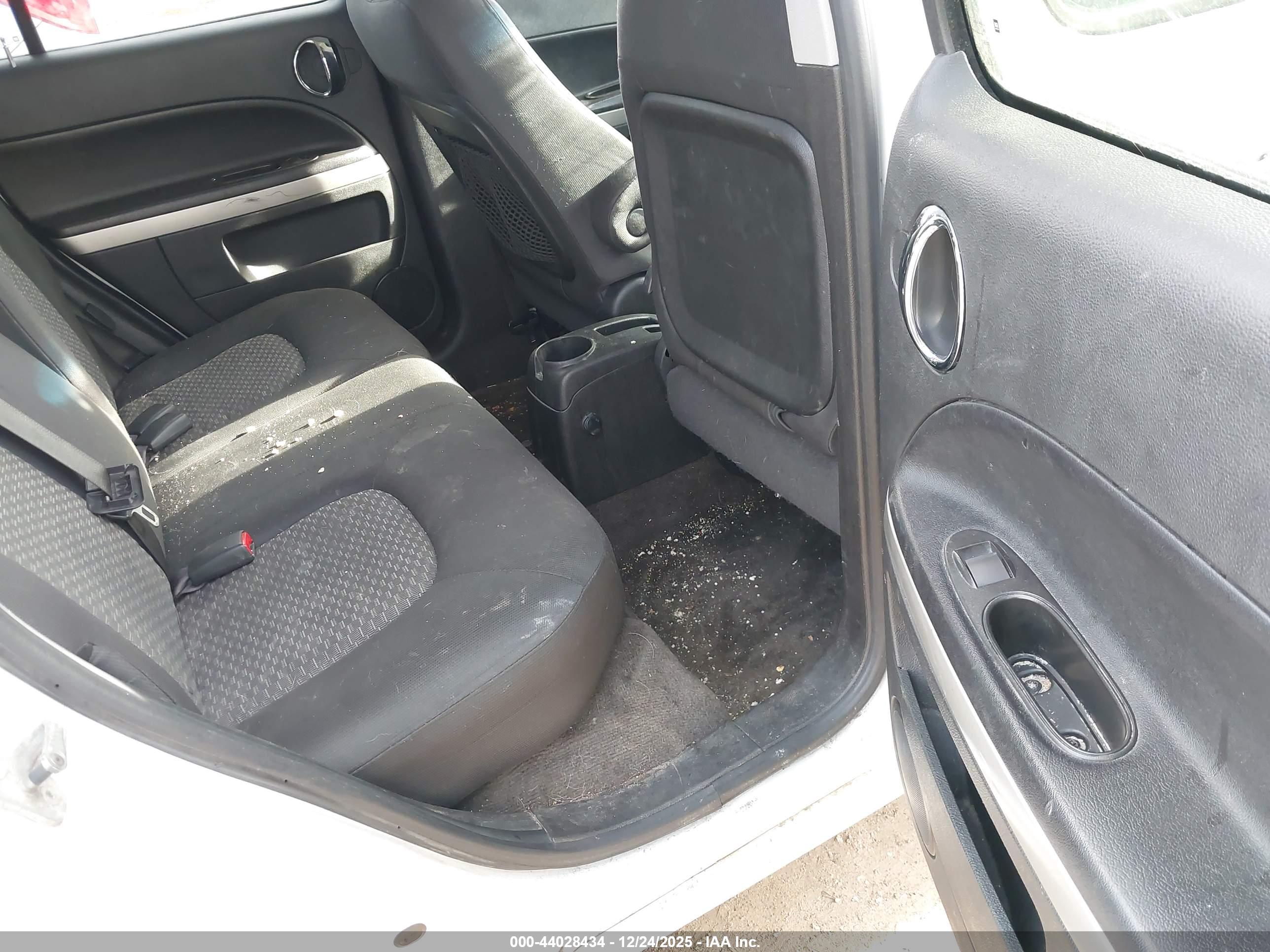 CHEVROLET HHR image 8