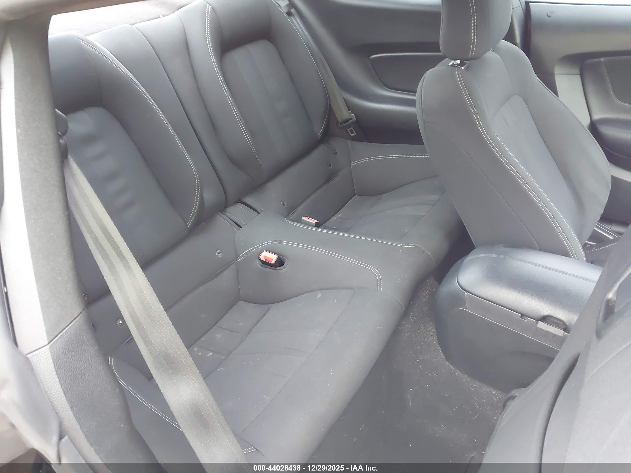 FORD MUSTANG image 8