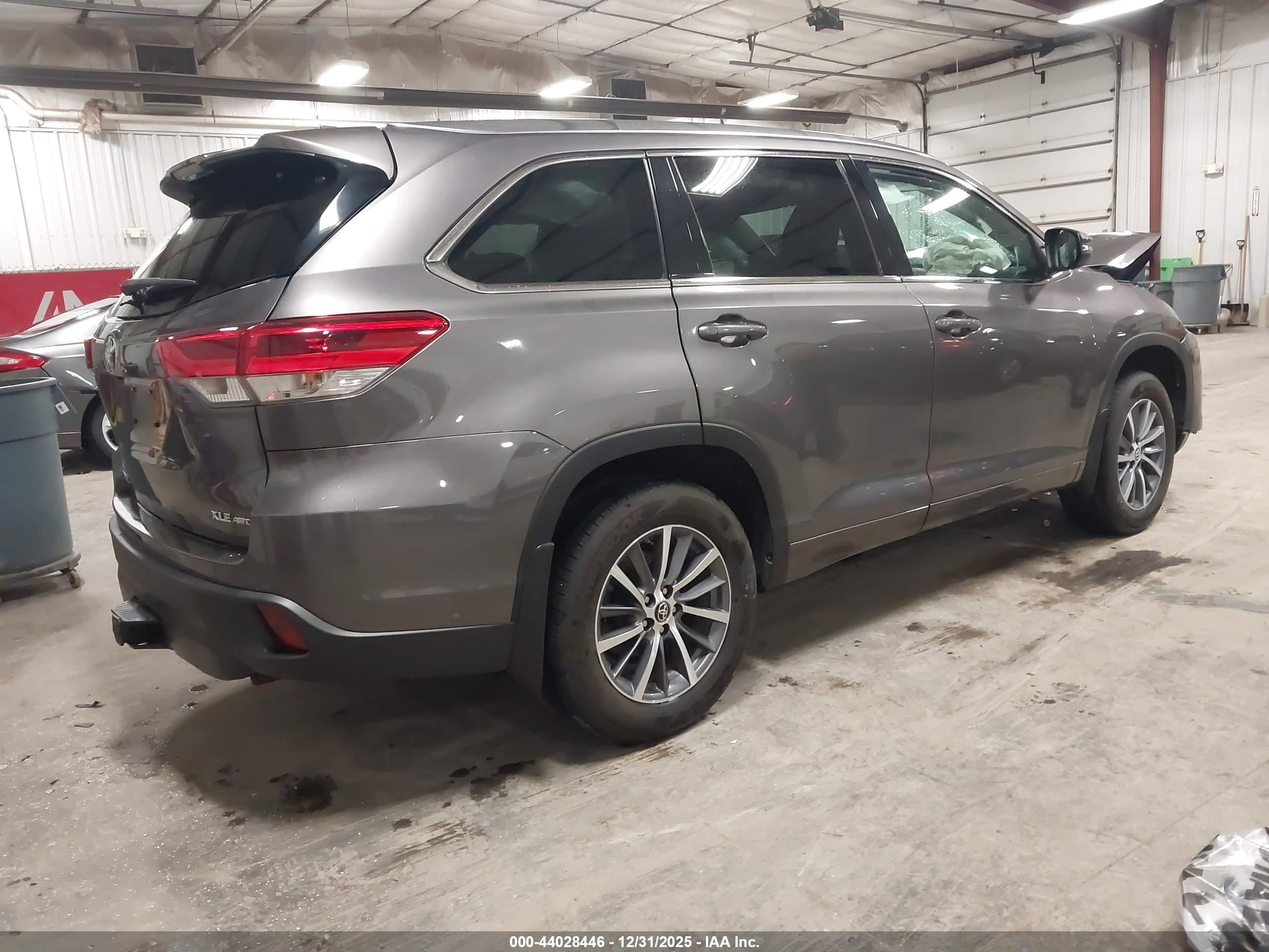 TOYOTA HIGHLANDER image 4