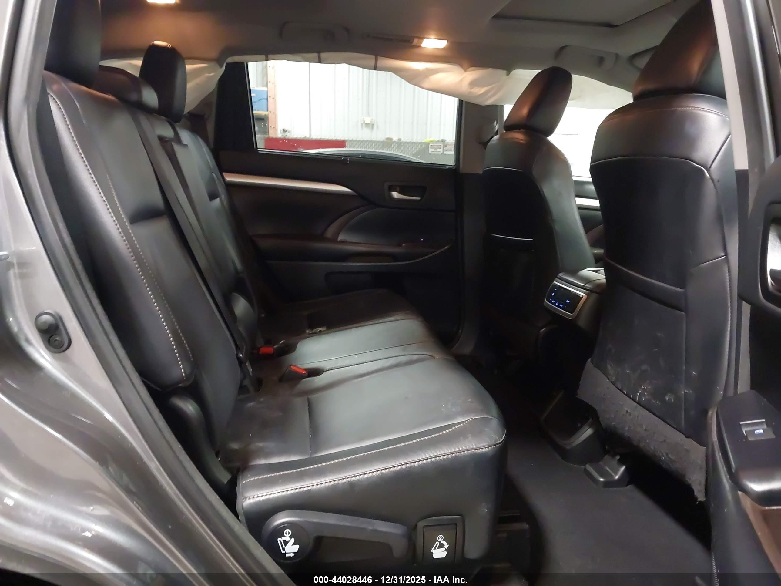 TOYOTA HIGHLANDER image 8